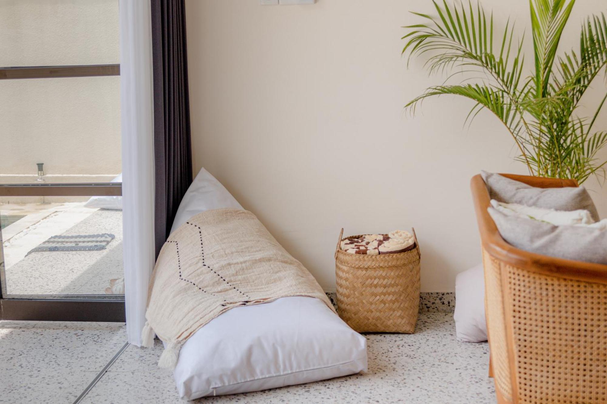Balia-elegant 3bdr With Pool & Comfort *