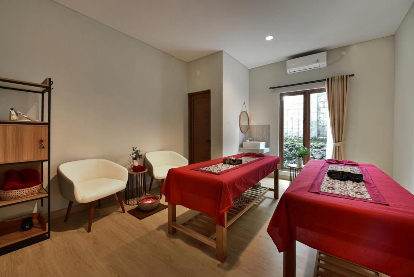 Mahayoga Private Pool And Resto *