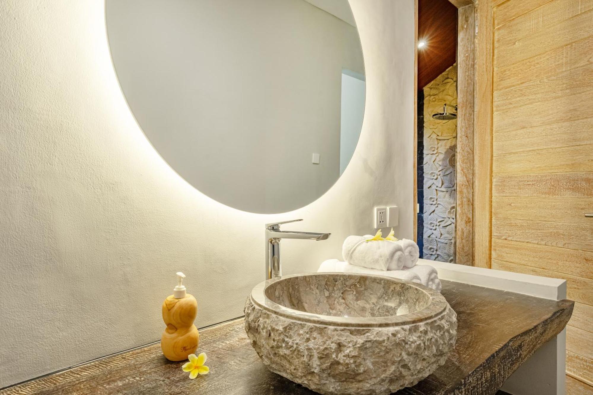 Brand New Luxury 3br Ethnic Ubud # 1 Pousada *