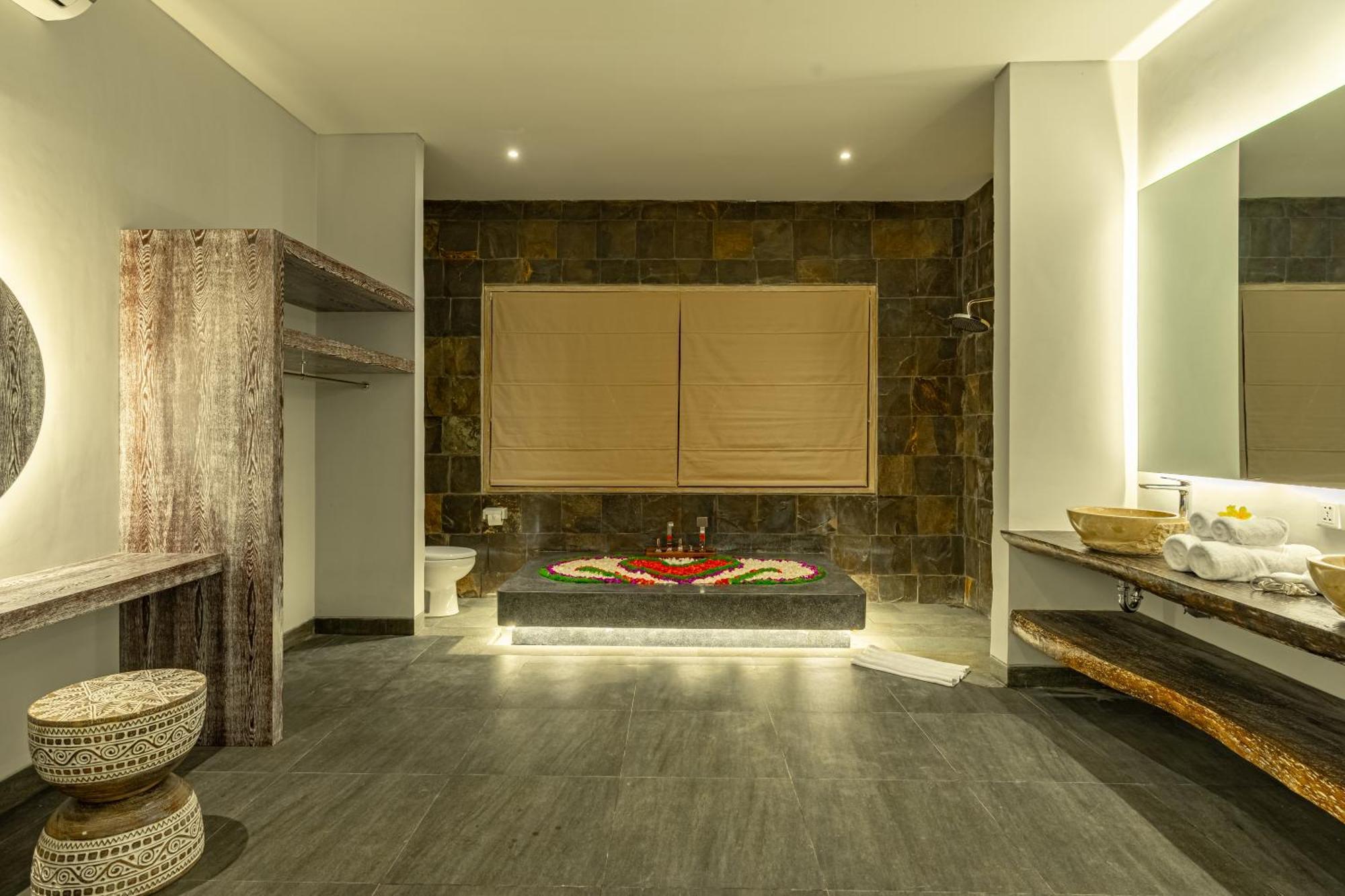 Brand New Luxury 3br Ethnic Ubud # 1 * Ubud