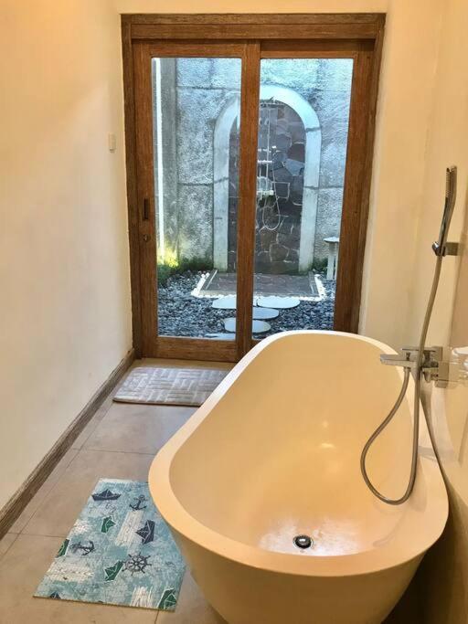 Villa Oasis: Central - Casa Tepi Kali 2 *