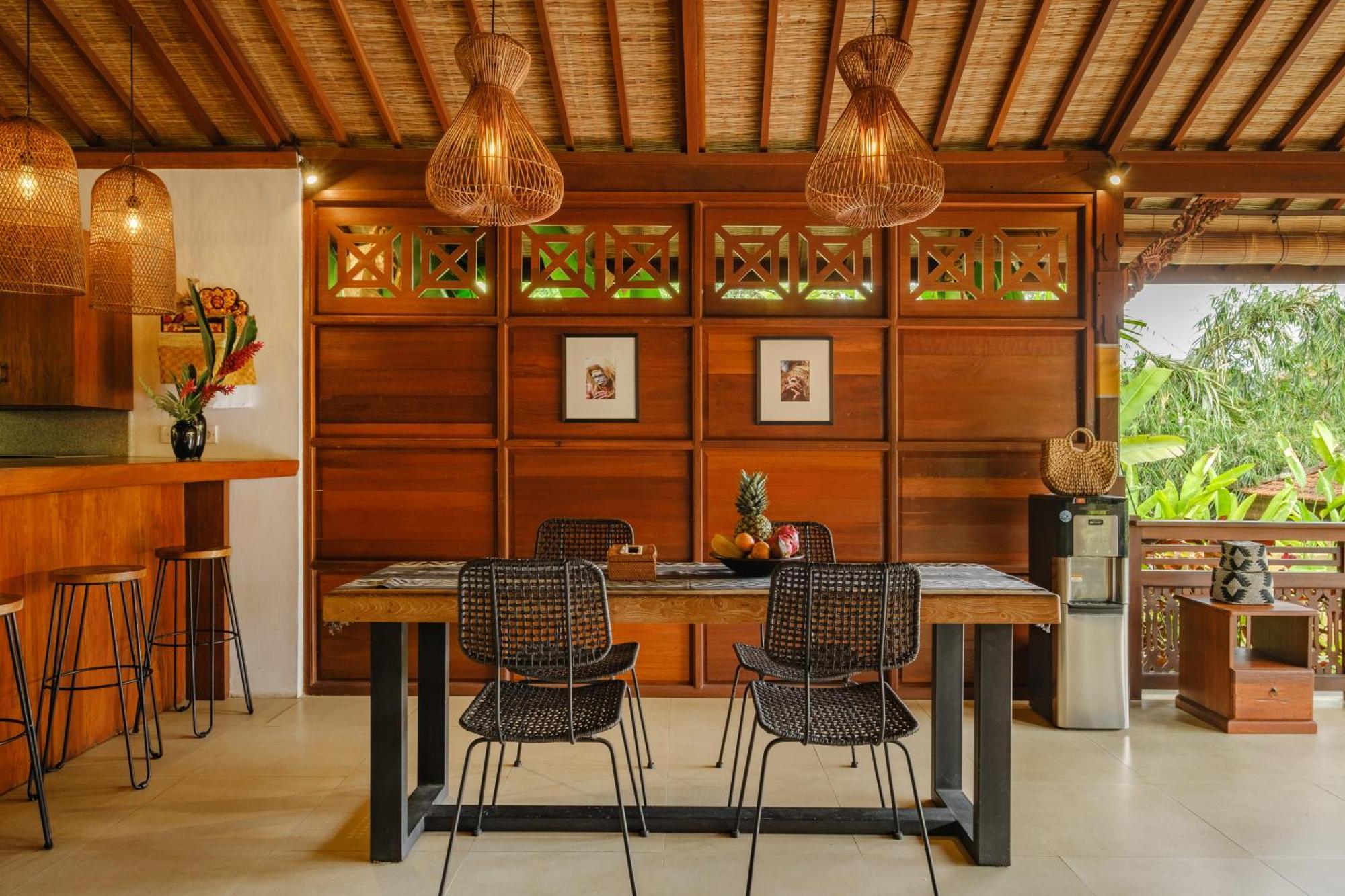 Villa Asrava *
