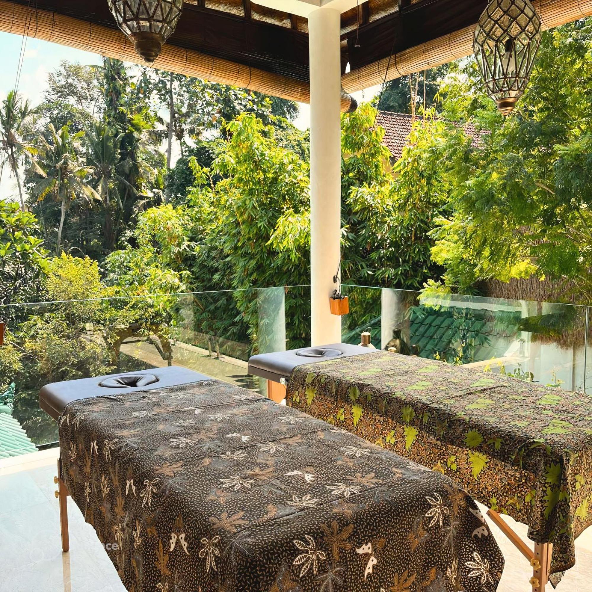 Luxury In Center W/ Natural Pool La Bohemia