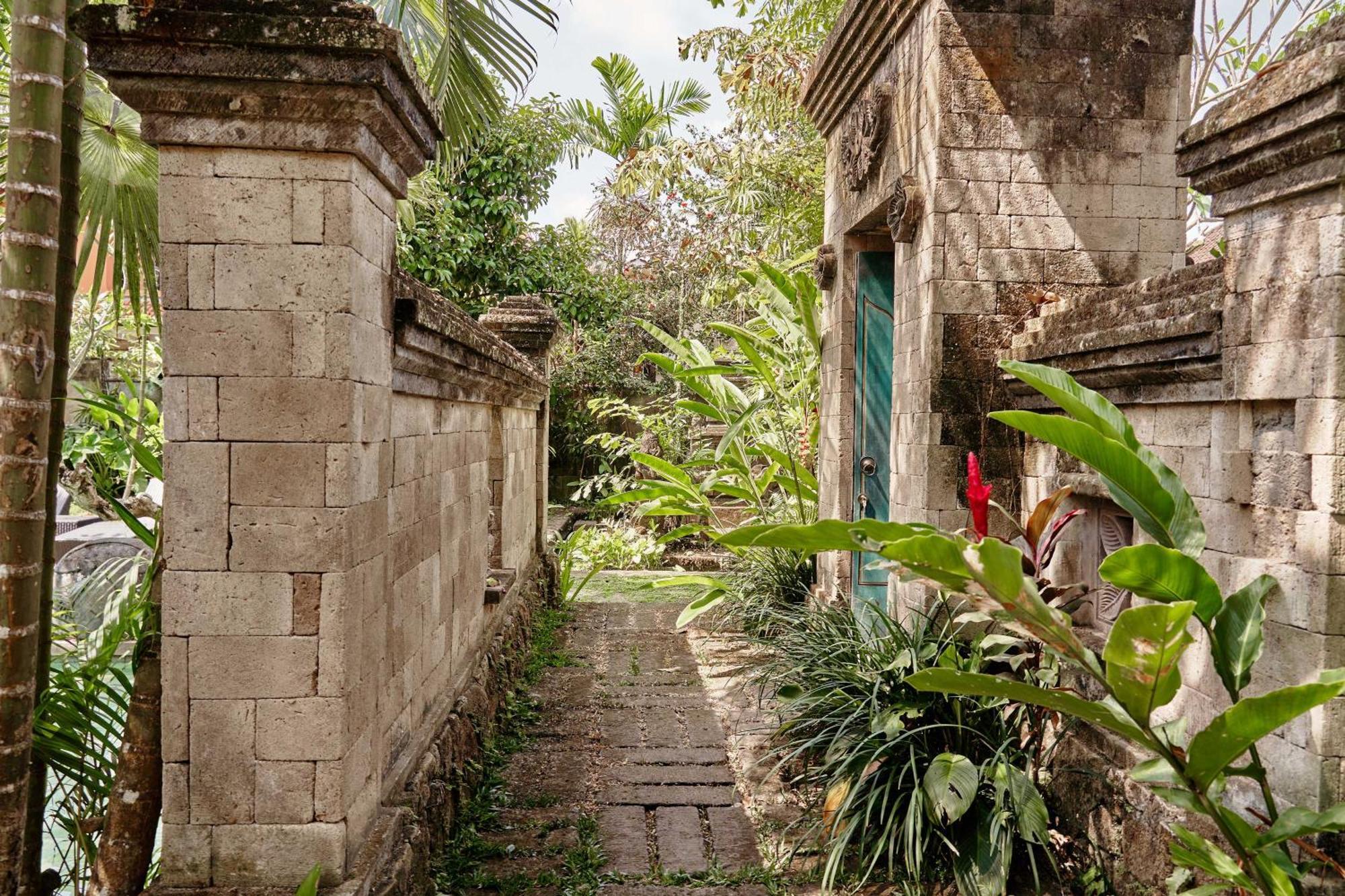 The Pause - Soca 1 Rumah desa