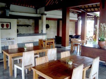 Inata Monkey Forest Hotel 3*