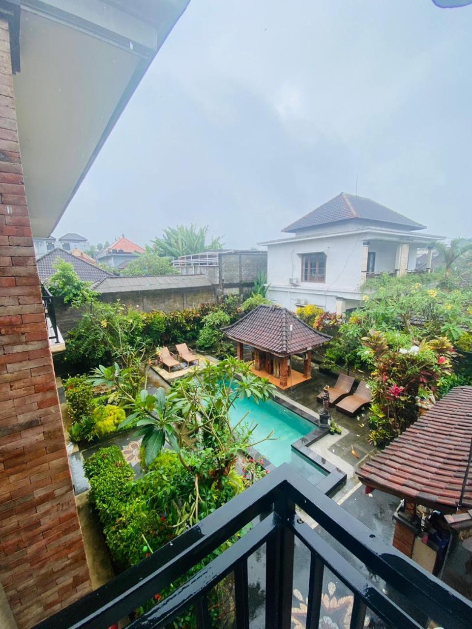 Wisma tamu Nami House 2*