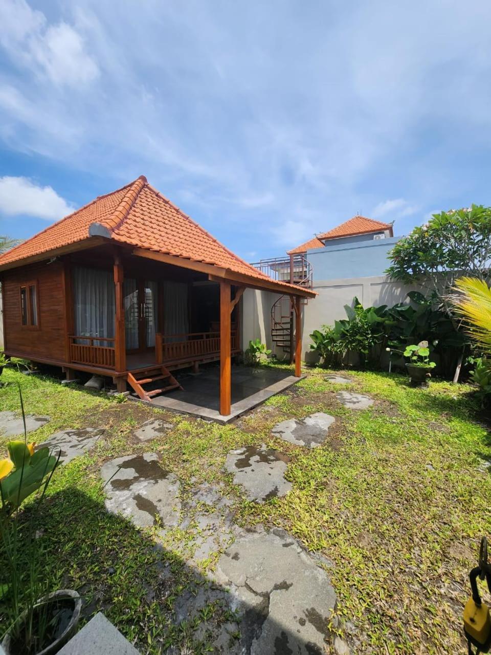Luena Villa *