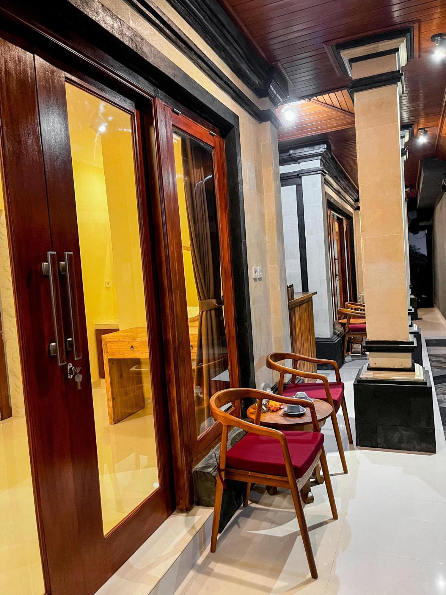 Pala House Homestay *