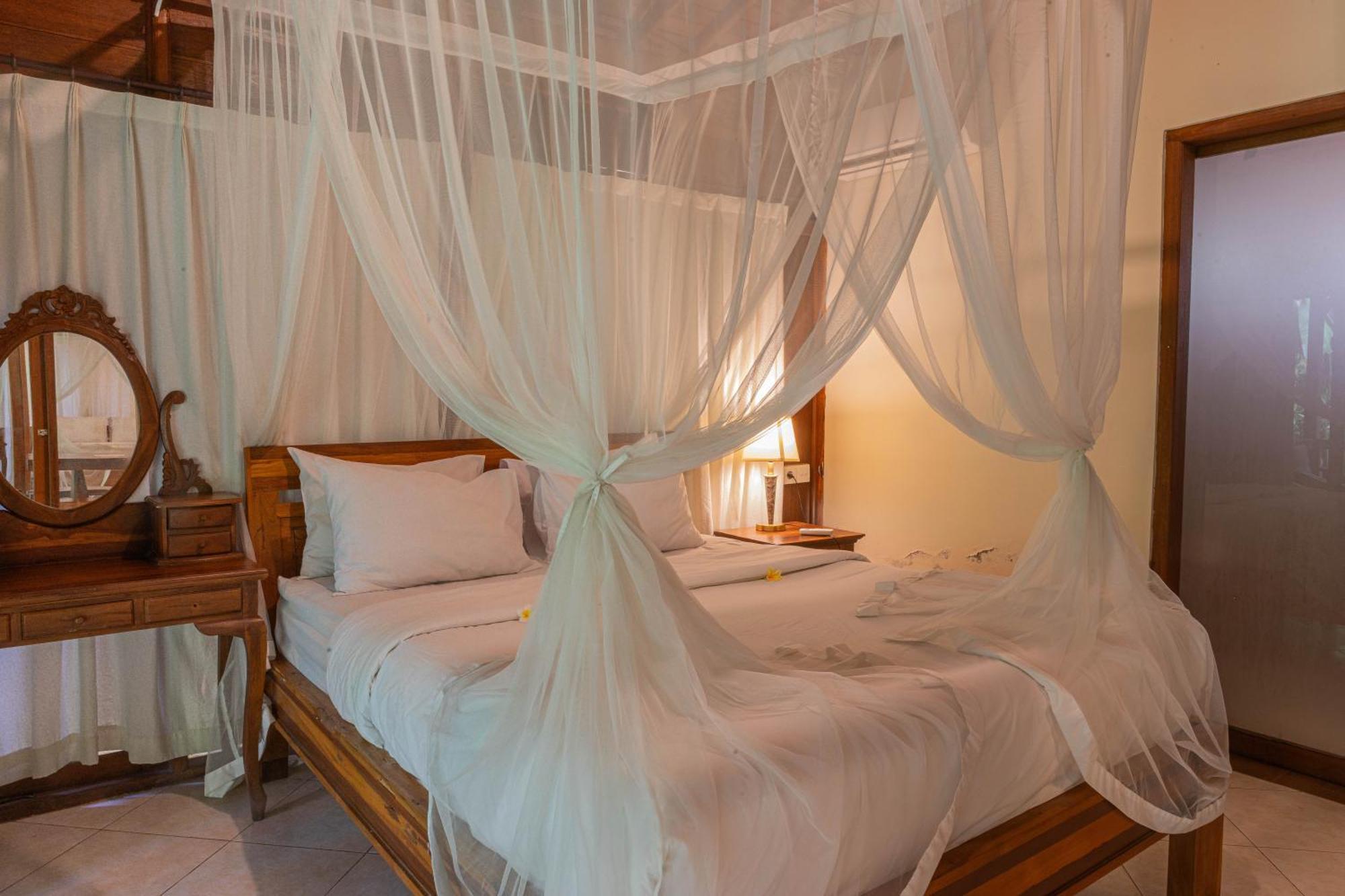 Sari Bamboo Villa *