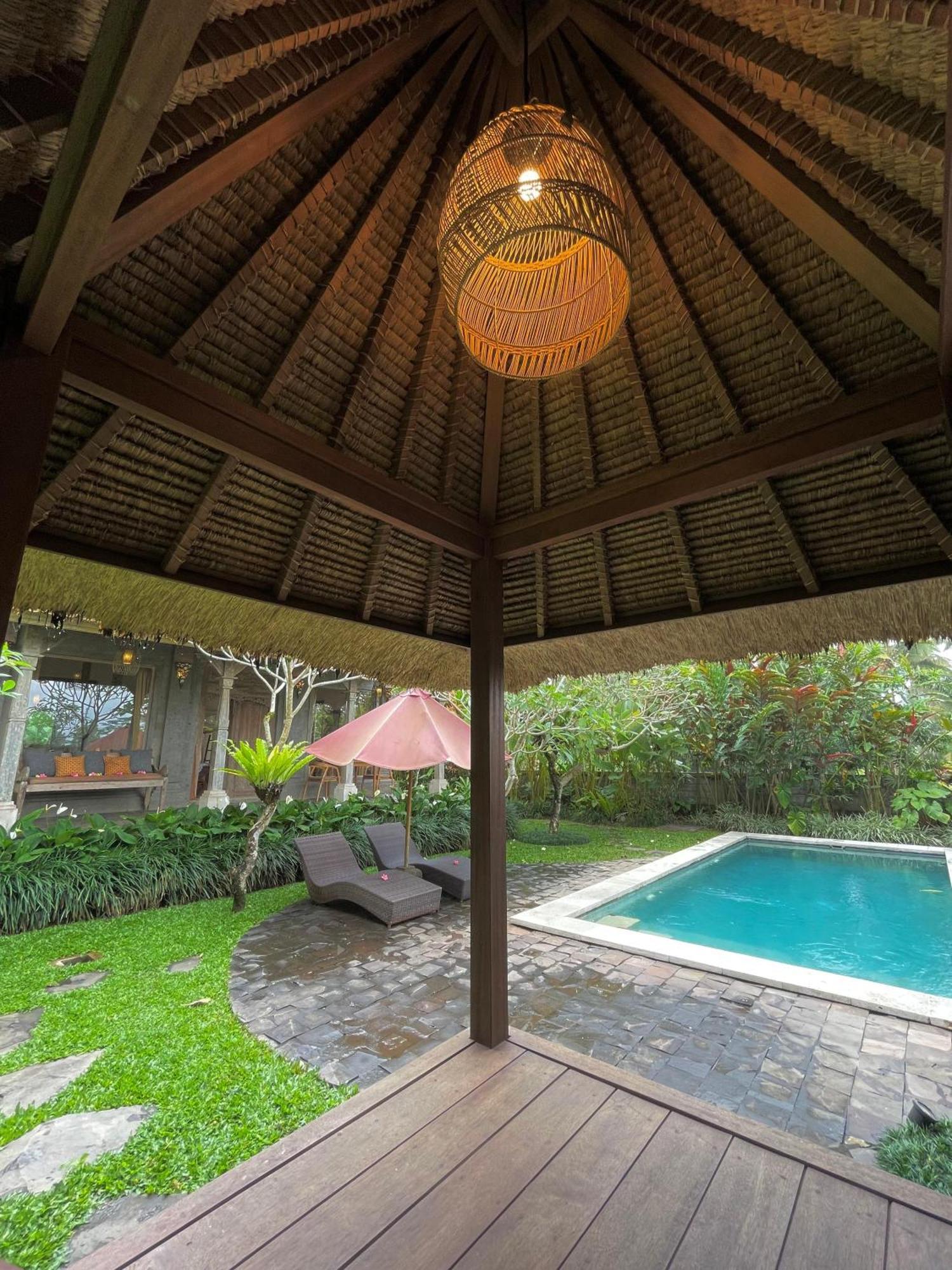 Thani * Ubud (Bali)