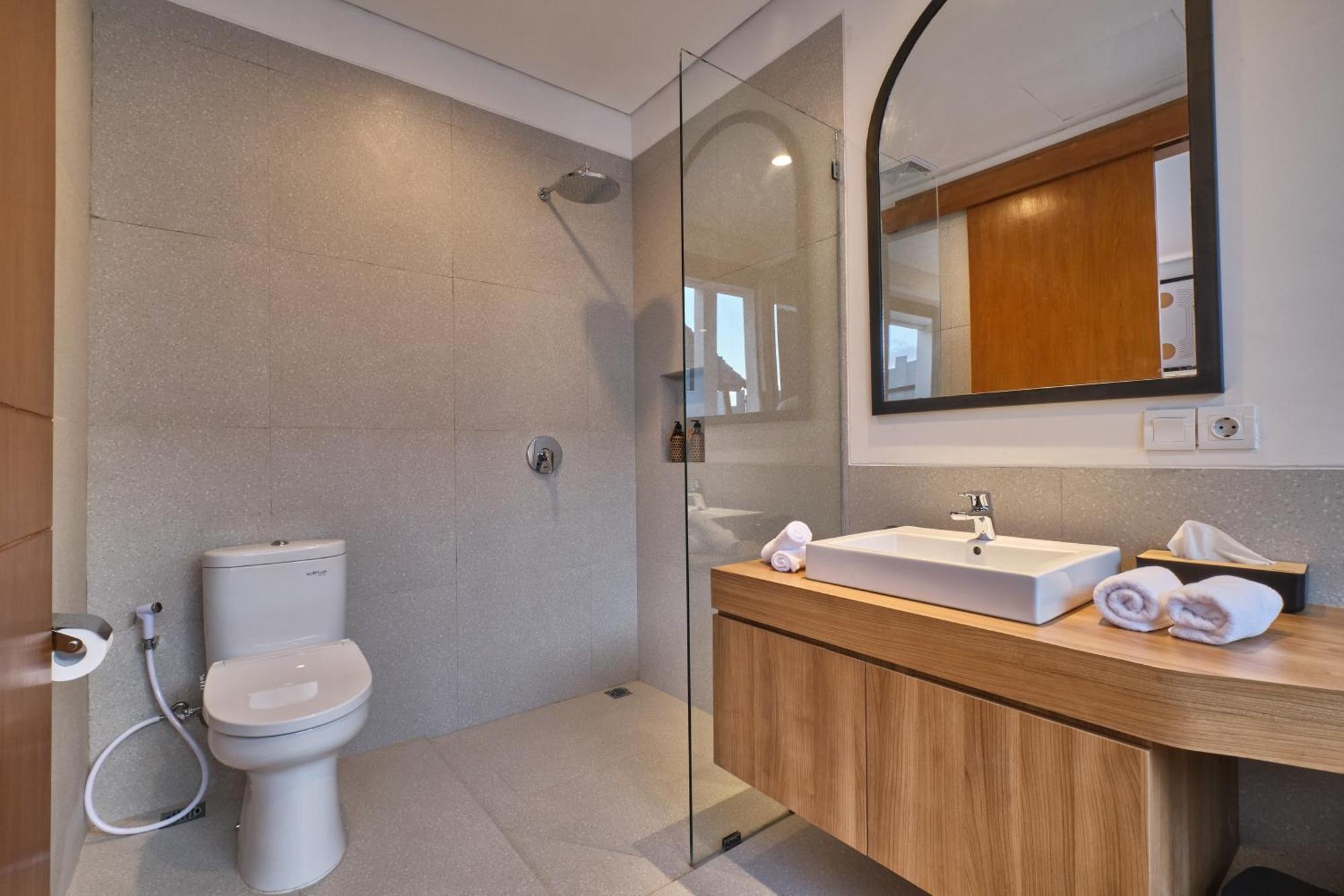 Brand New! 3br Modern Private In South Villa