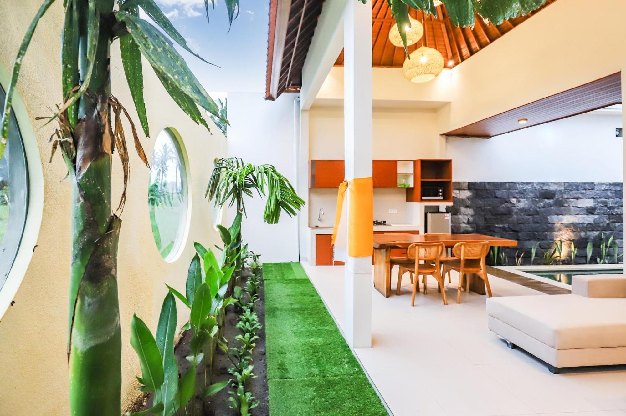 Dua Art 1: Creative Space Near Titibatu Club Villa