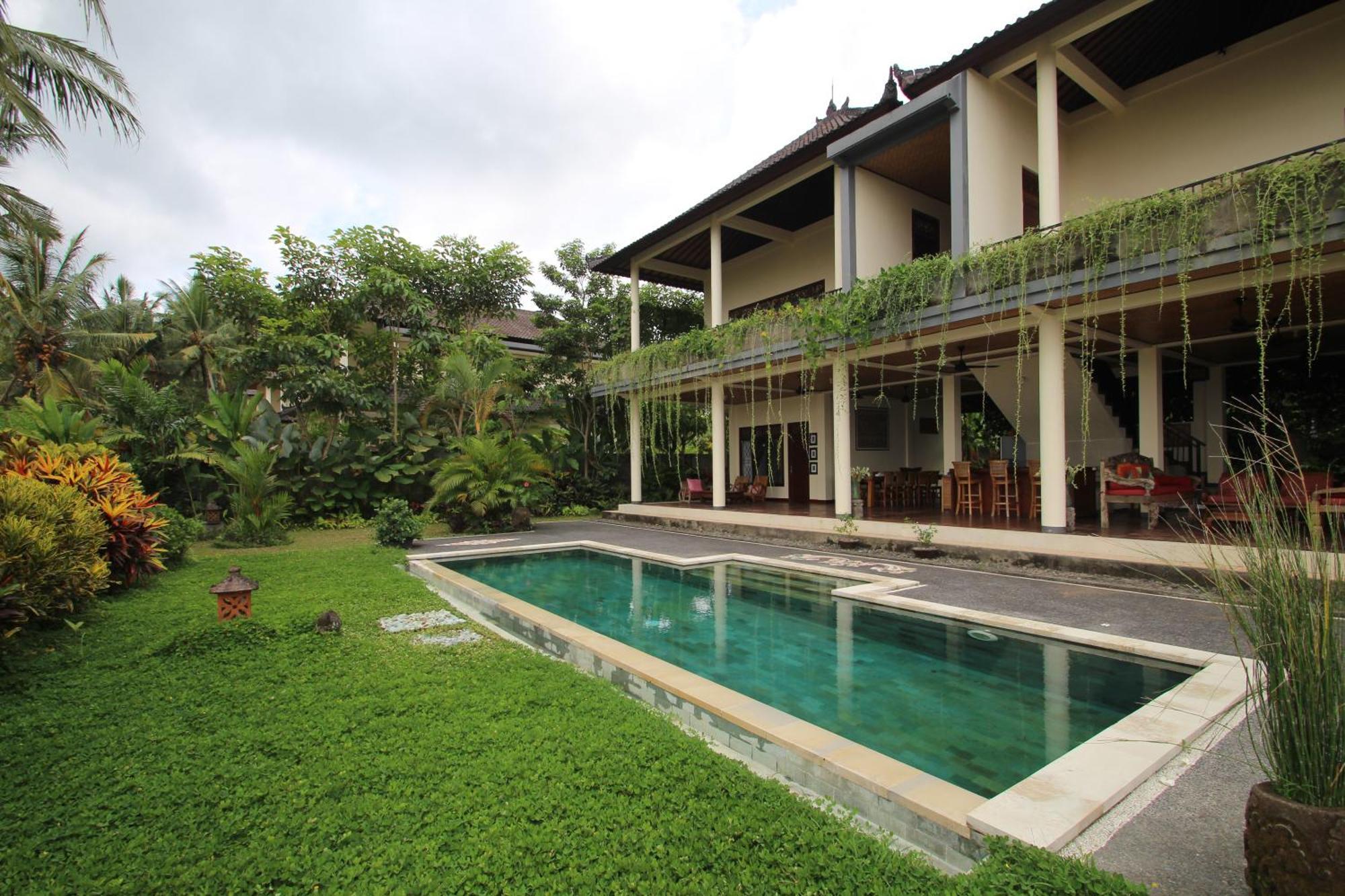 Uma Capung Mas Resort 2*