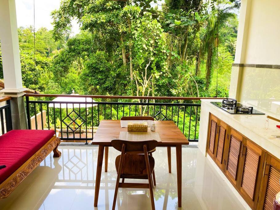 #b Vishnu - Jungle Retreat *