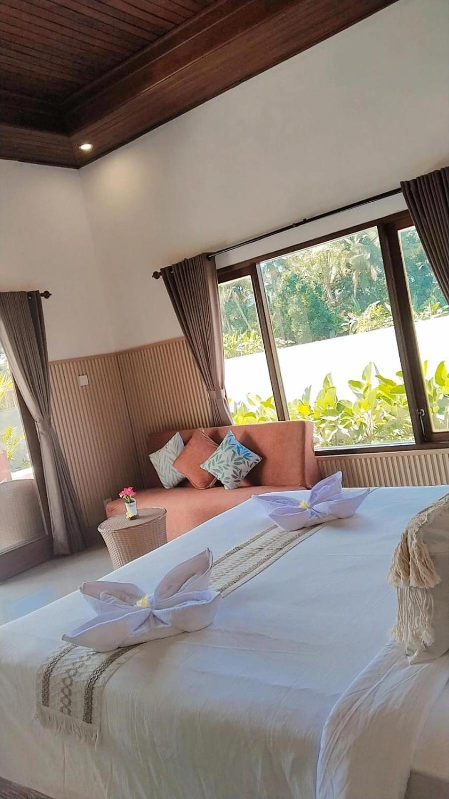 Villa Loji *
