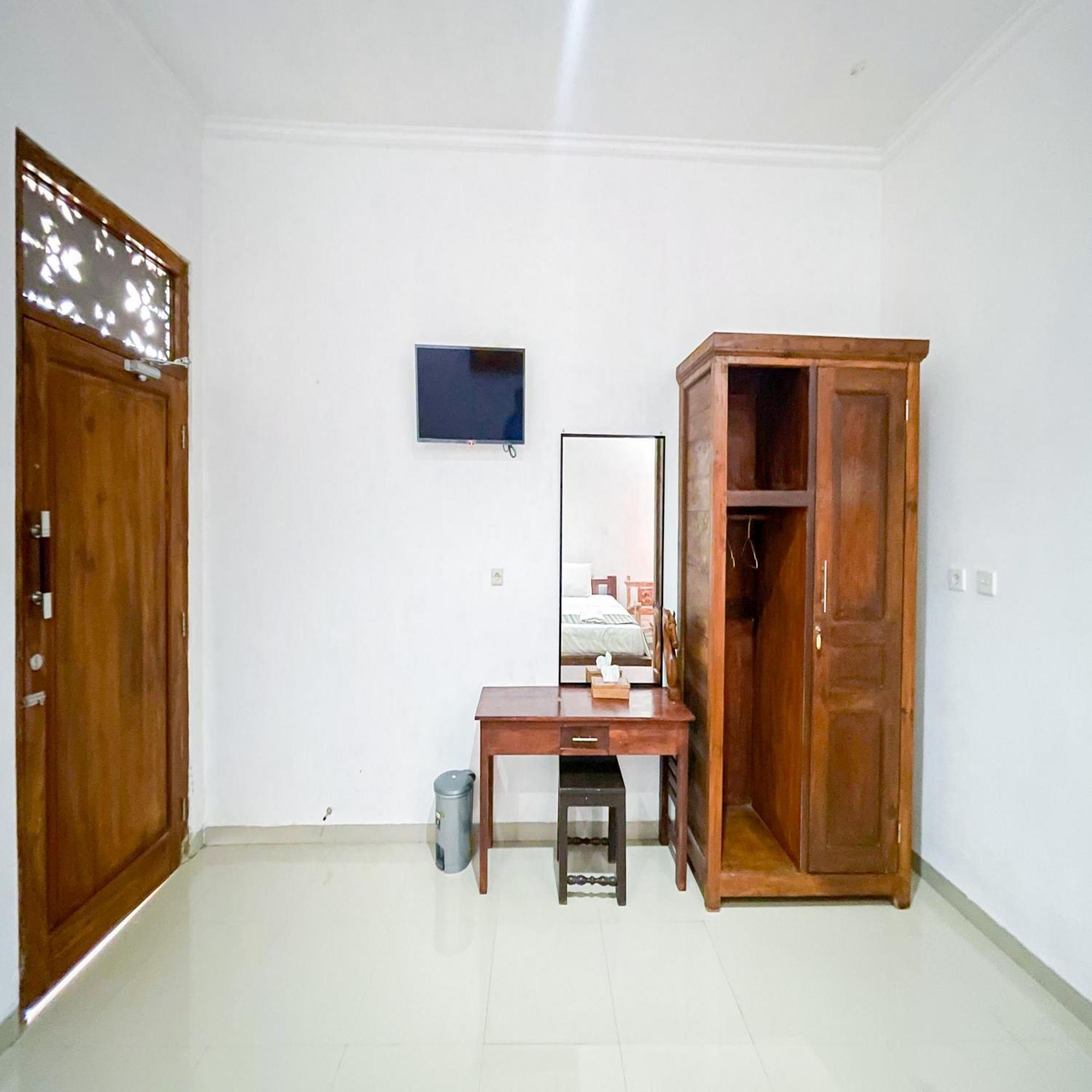 Men Bebas Near Mitra Reddoorz *