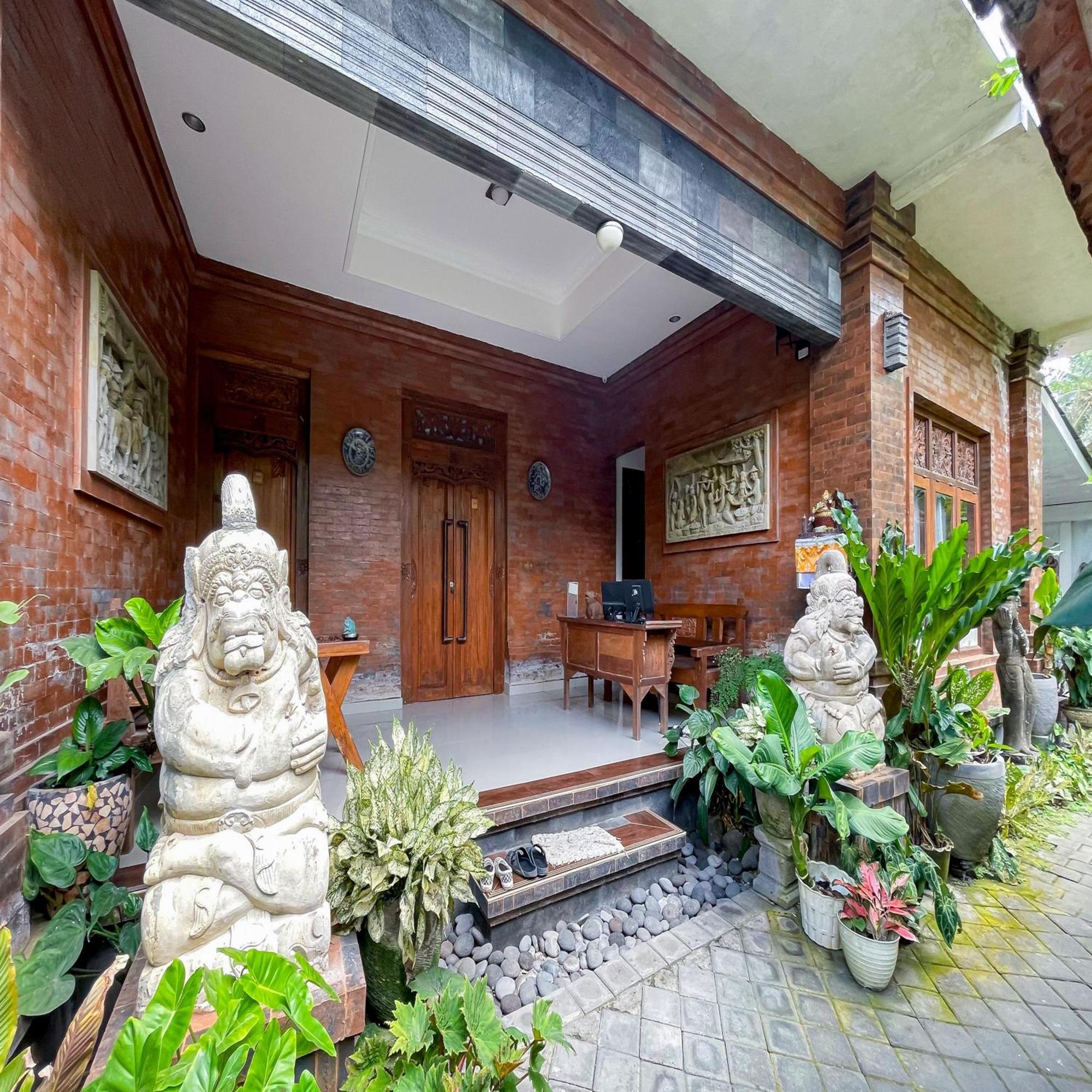 Men Bebas Near Mitra Reddoorz