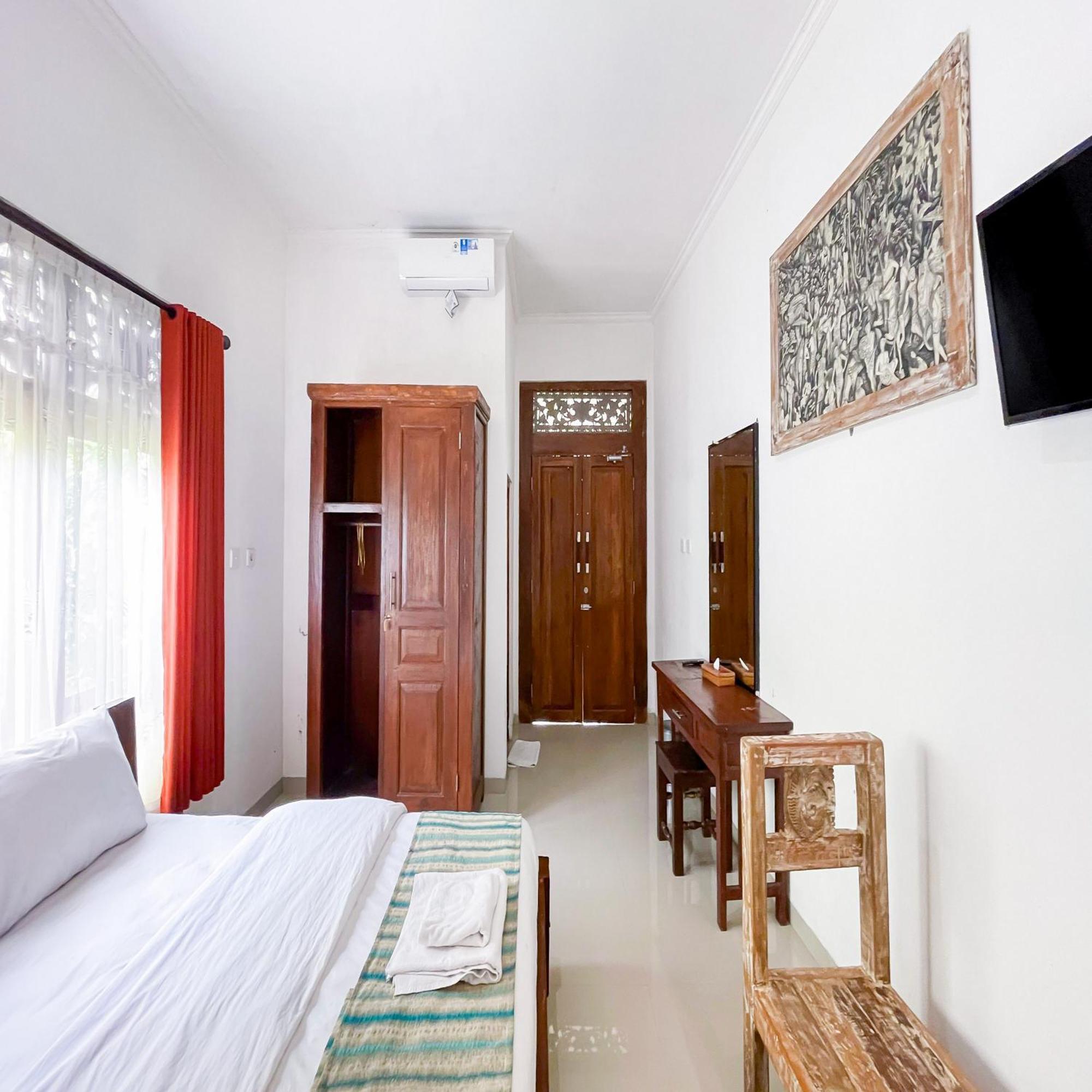 Men Bebas Near Mitra Reddoorz Guest house *