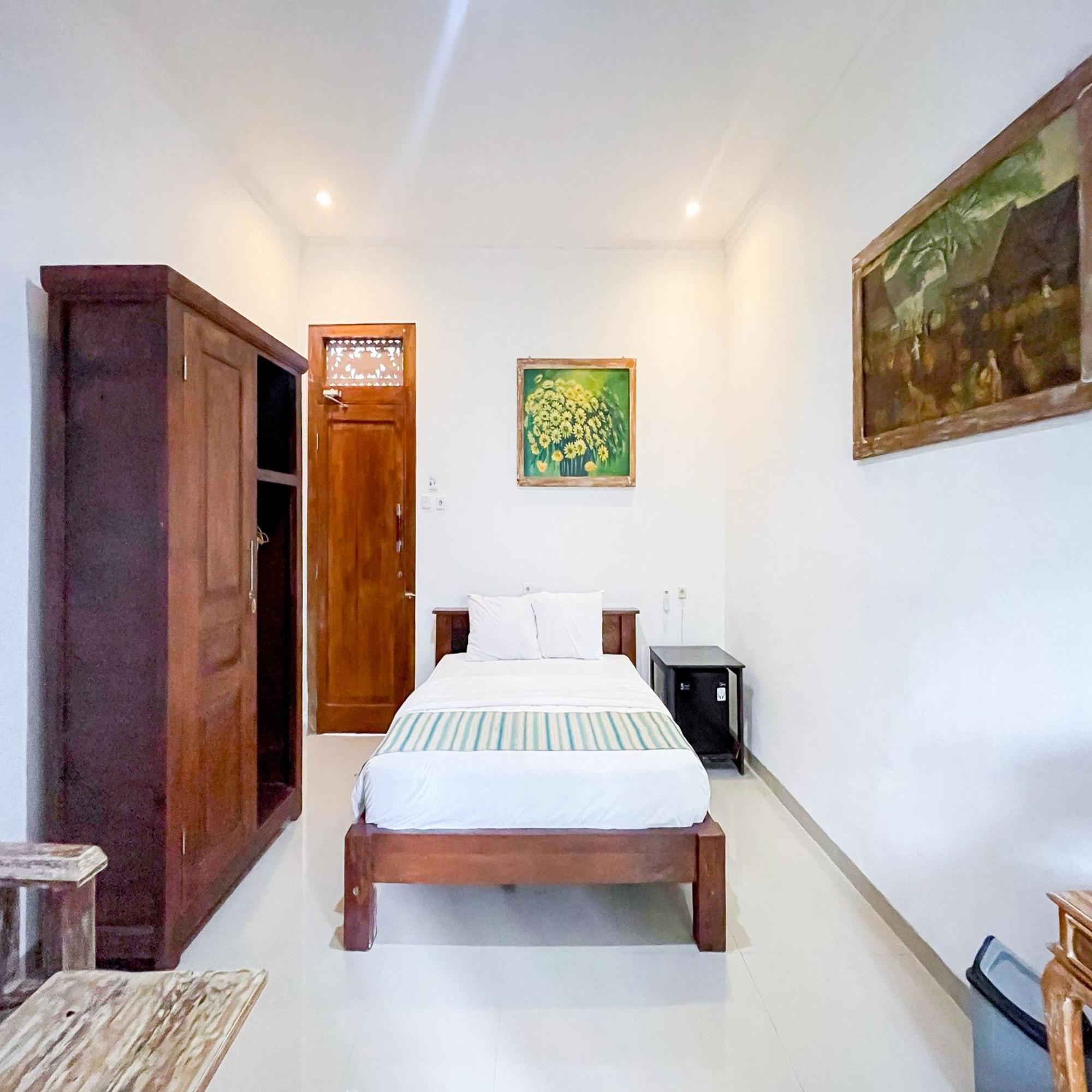 Men Bebas Near Mitra Reddoorz Ubud (Bali)