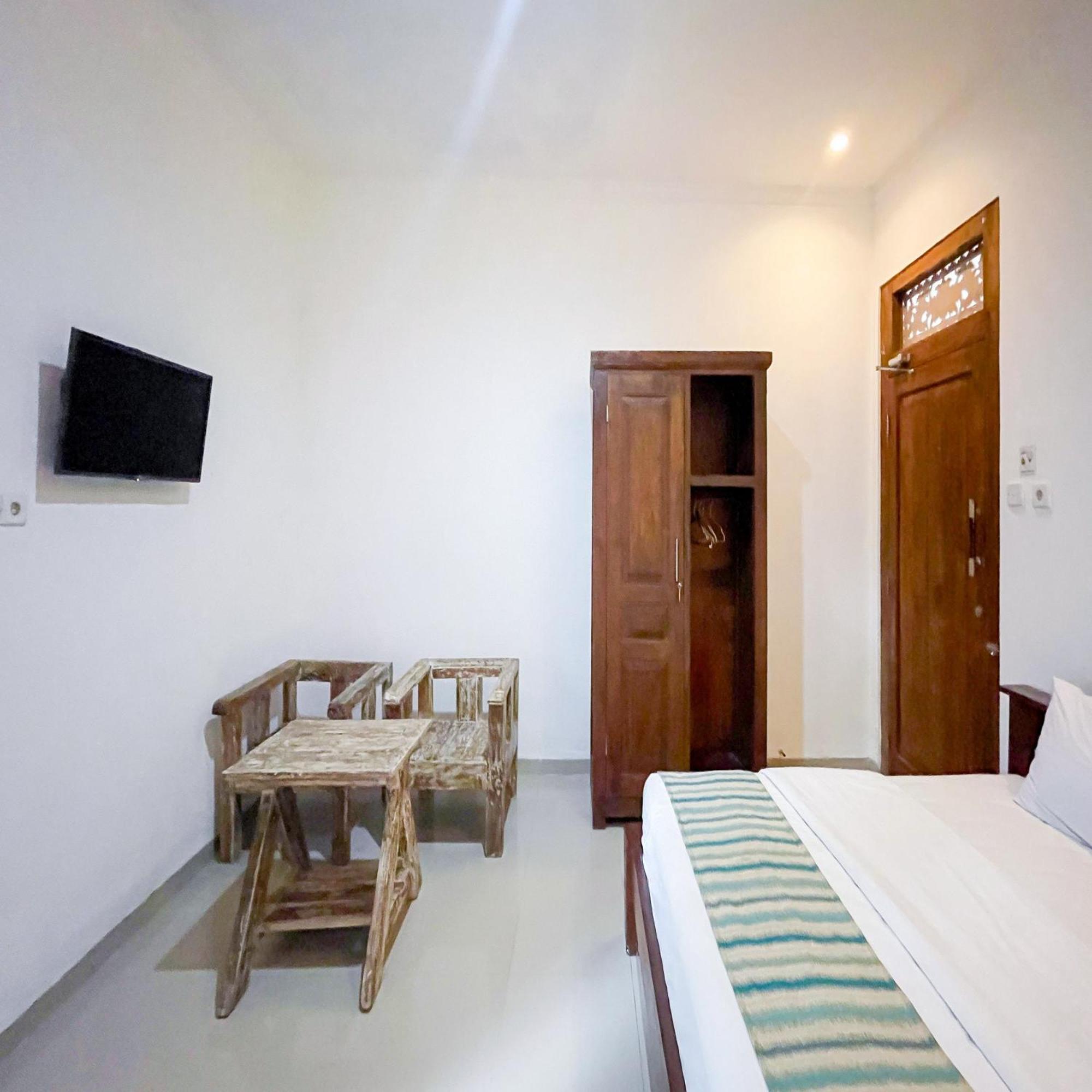 Guest house Men Bebas Near Mitra Reddoorz *