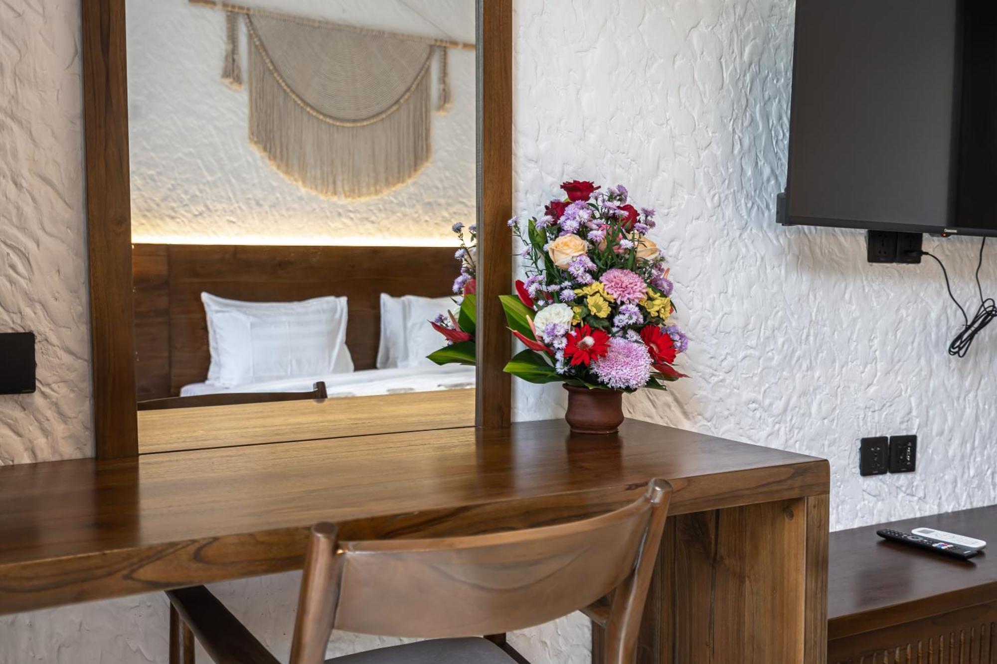 Moonlight Evdekimi - Stylish 2br Escape With Tropical Garden And Pool - Long Extras Ubud