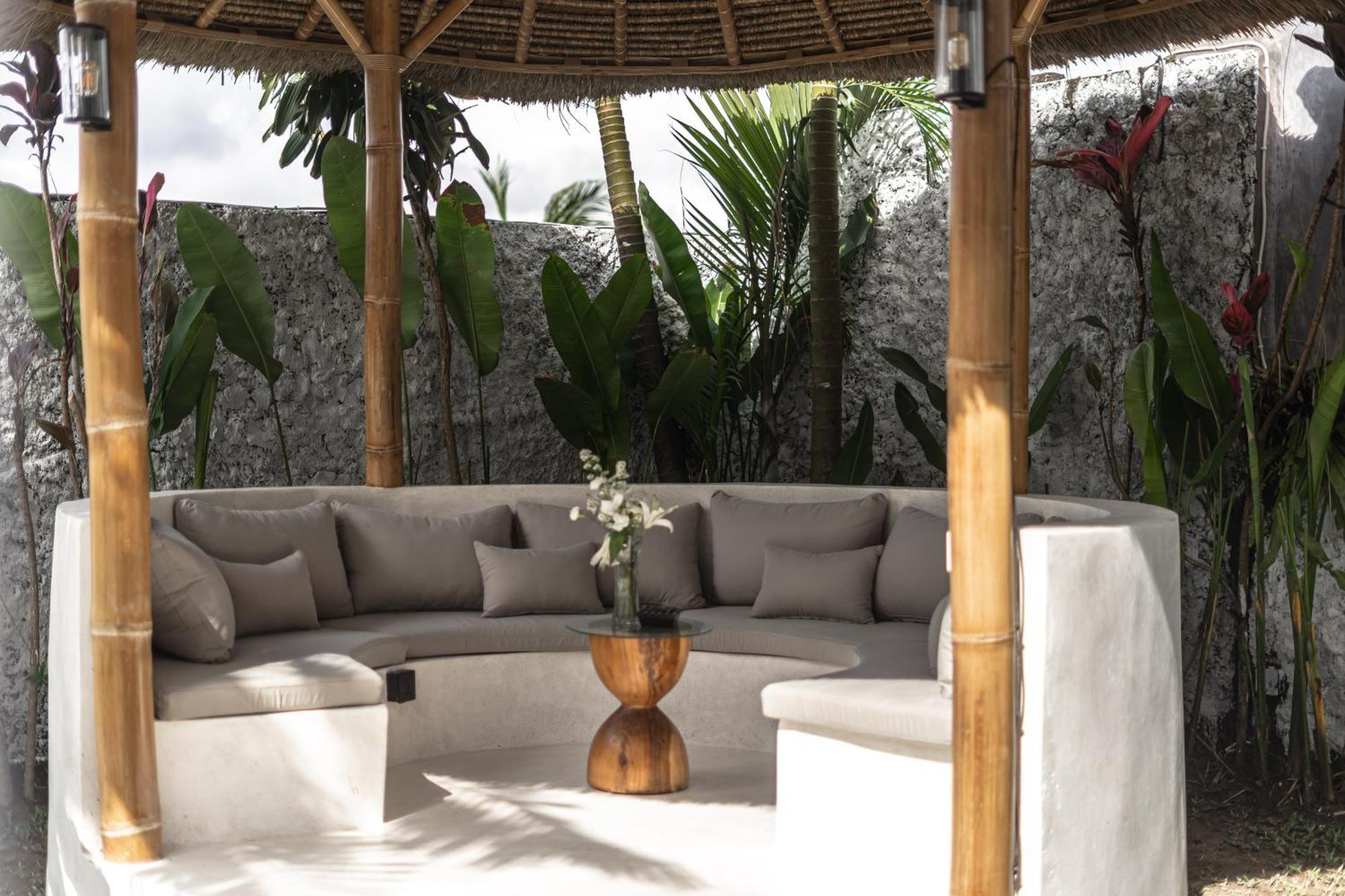 Moonlight Evdekimi - Stylish 2br Escape With Tropical Garden And Pool - Long Extras Villa Ubud