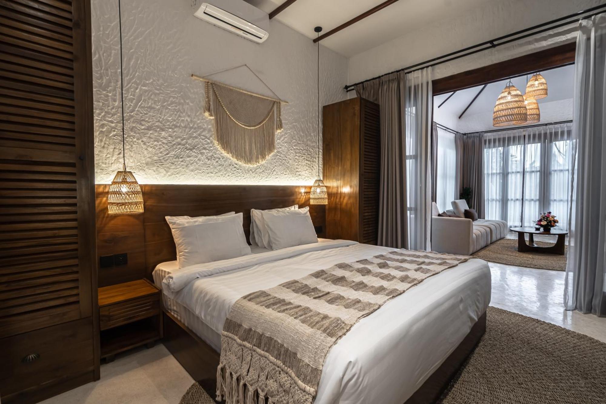Moonlight Evdekimi - Stylish 2br Escape With Tropical Garden And Pool - Long Extras Villa *