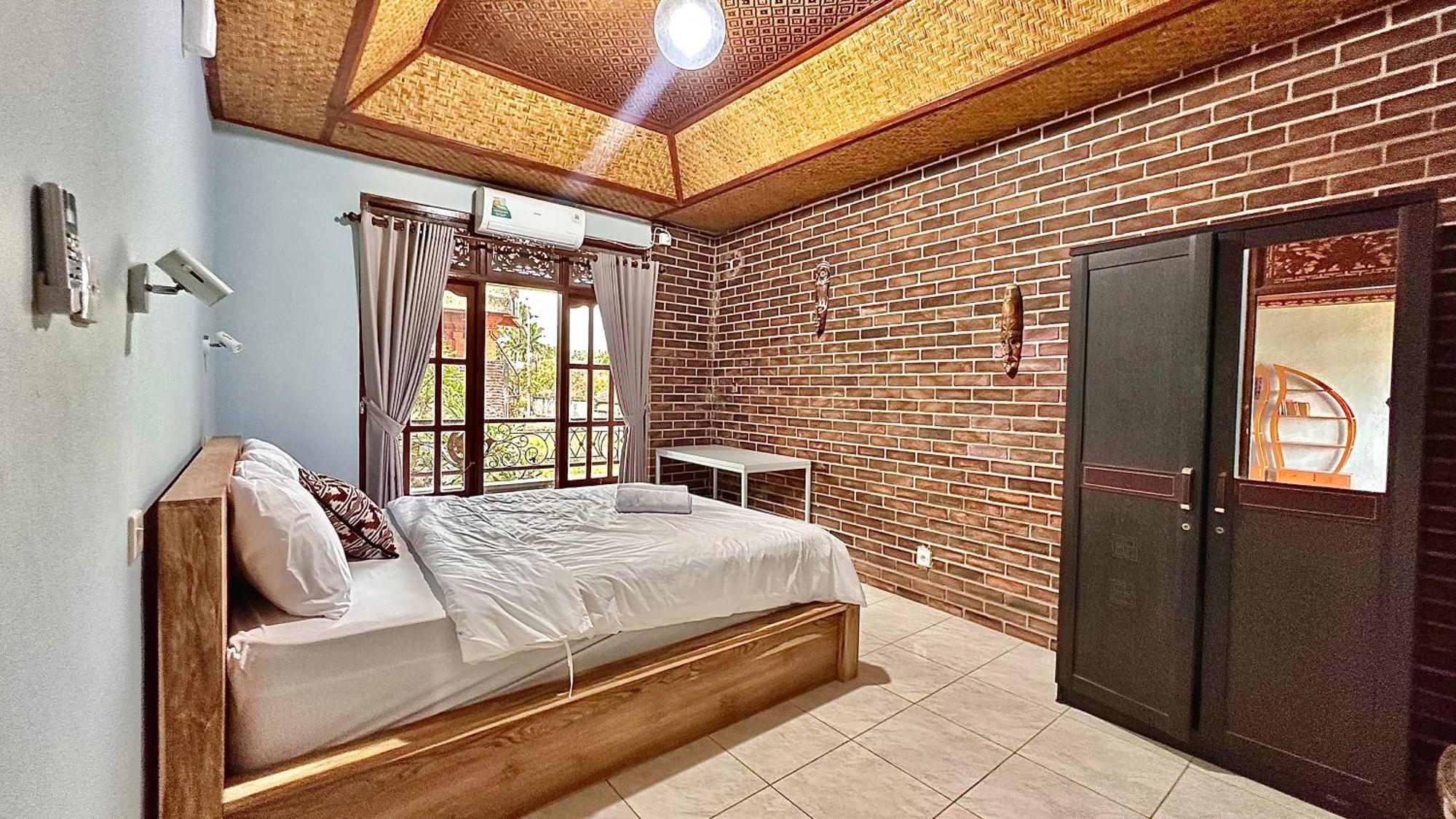 Villa Ari I 4 Bedrooms *