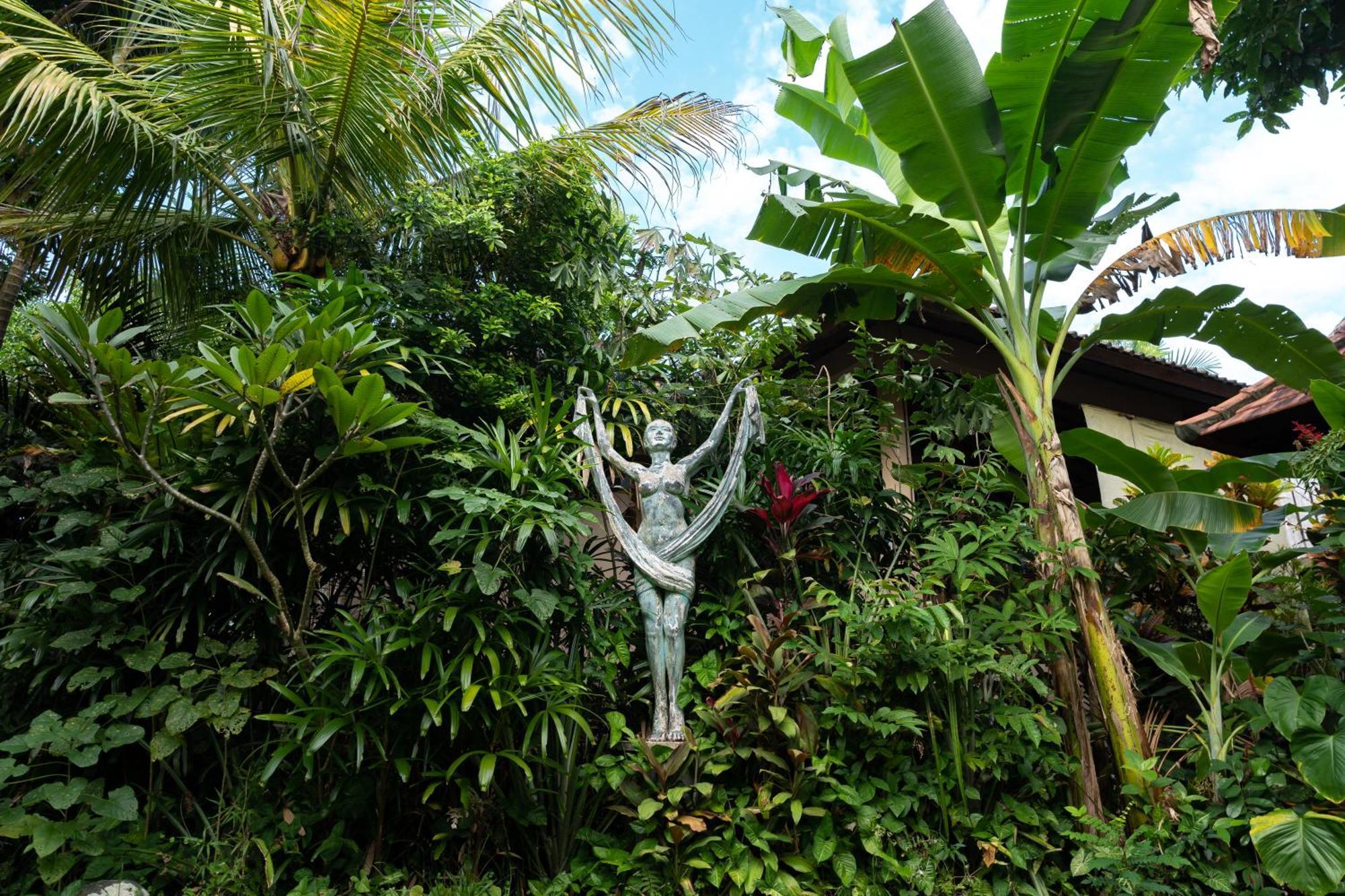 Santra Putra At Karja Art Space Guest house