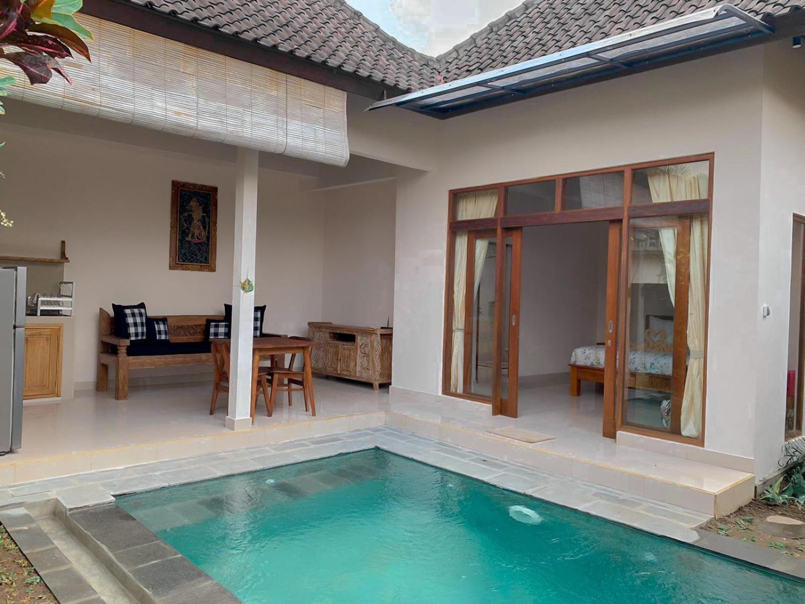 Anom House *