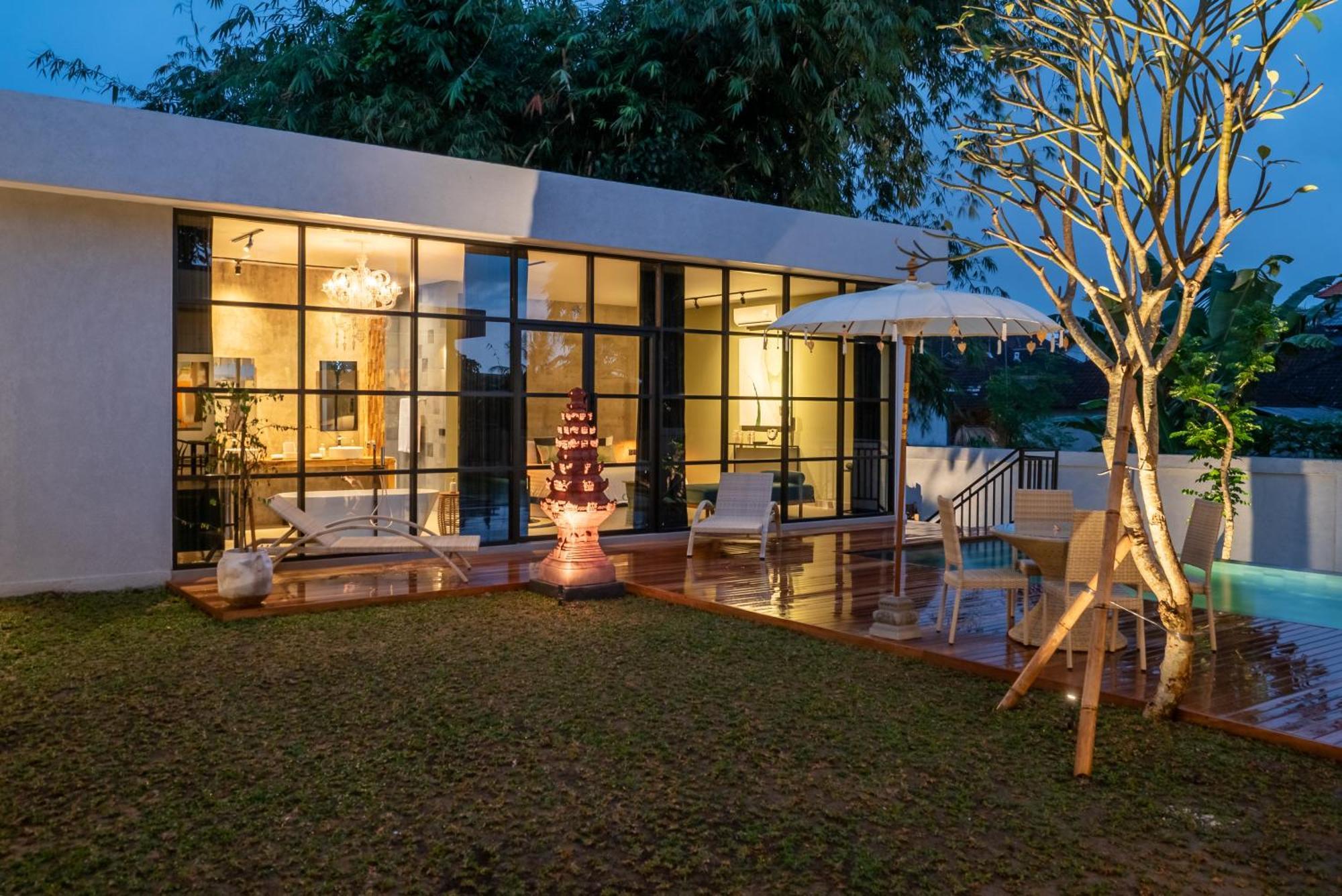 Rouge - Loft Emylia