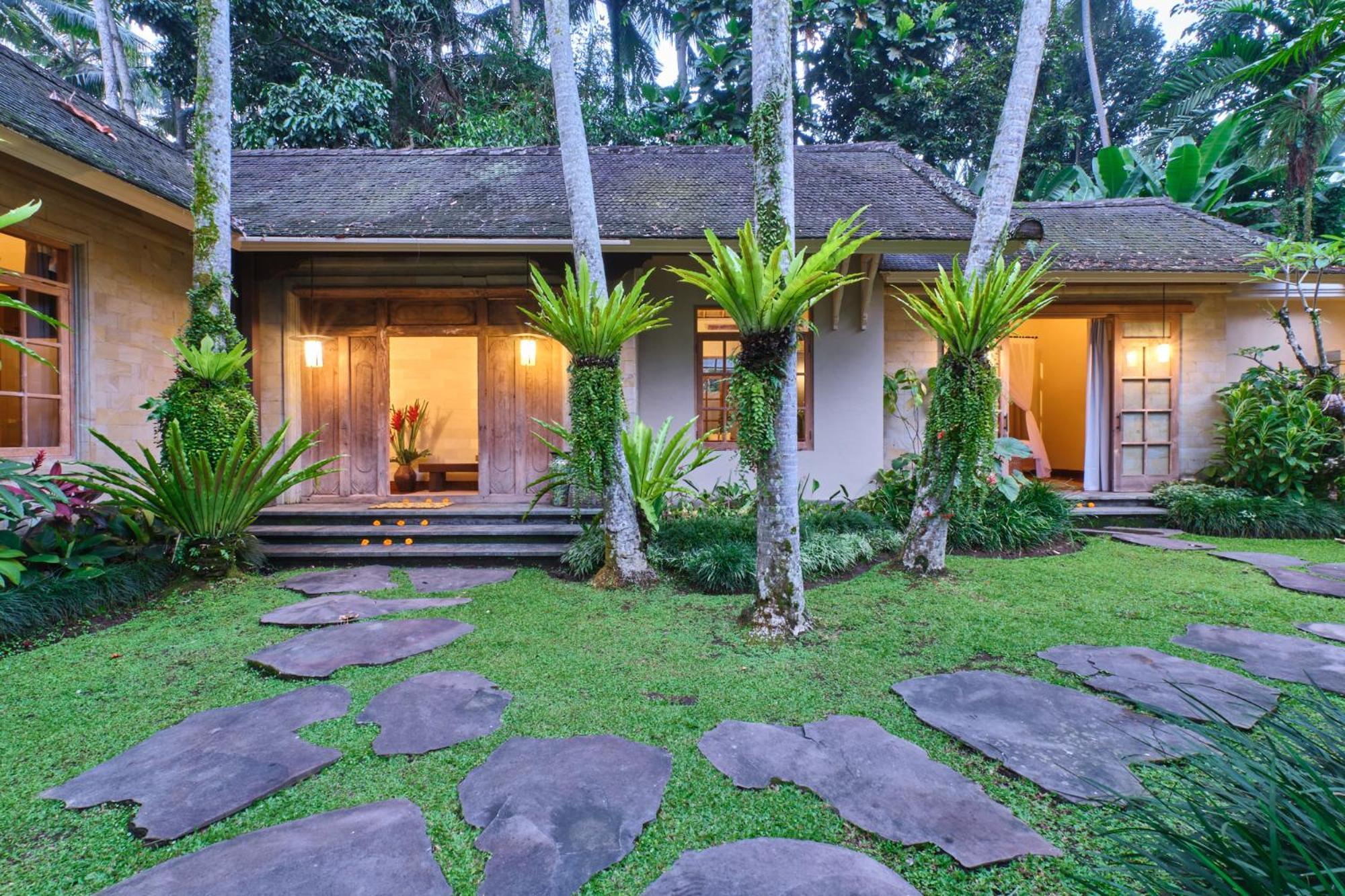 Villa Balinese Antiques Single Level 3br In Ubud (Bali)