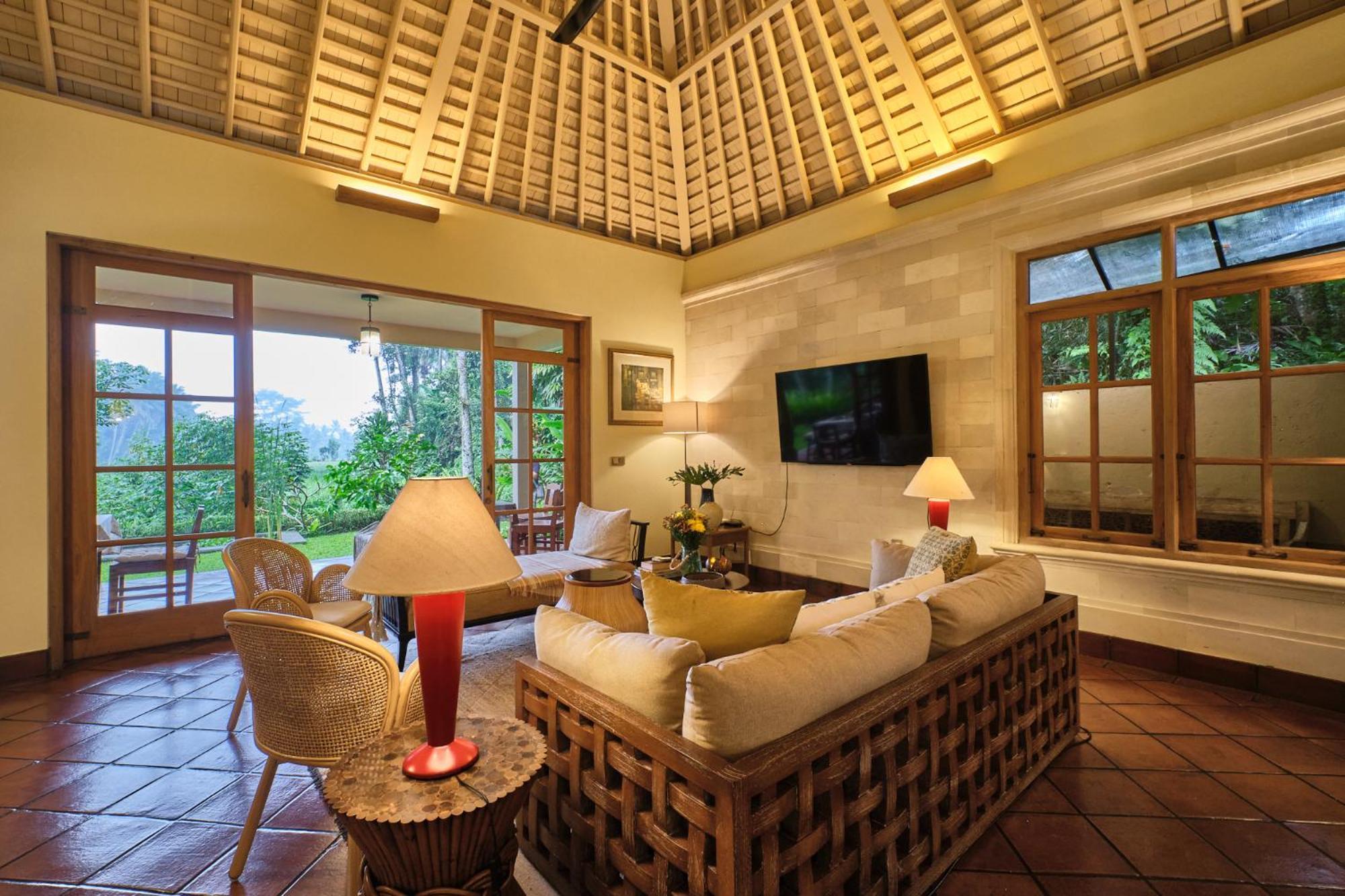 Balinese Antiques Single Level 3br In Villa Ubud (Bali)