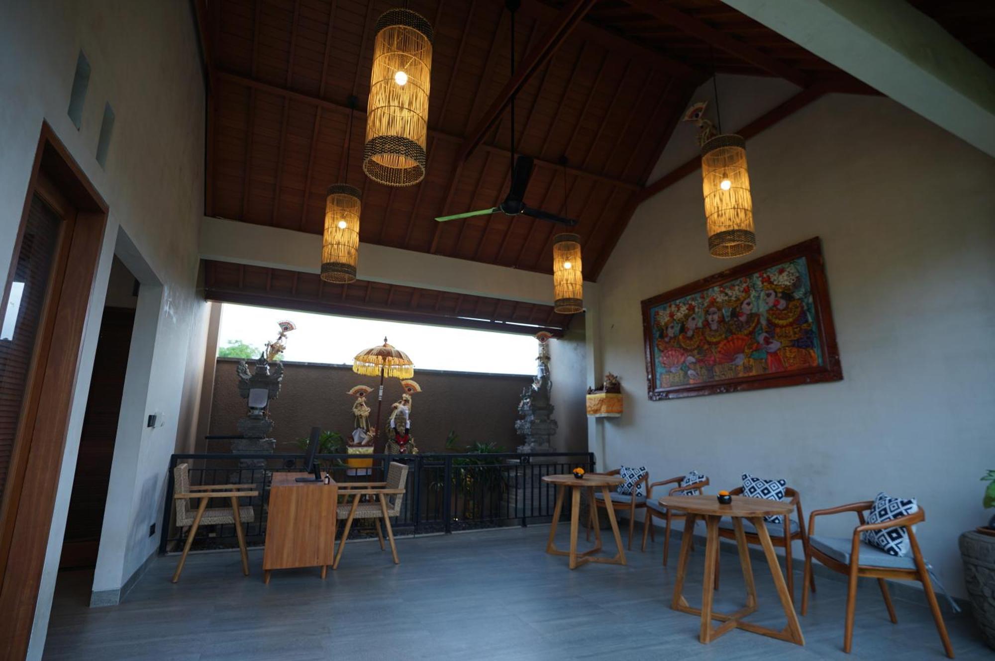 Hotel The Shanti Graha