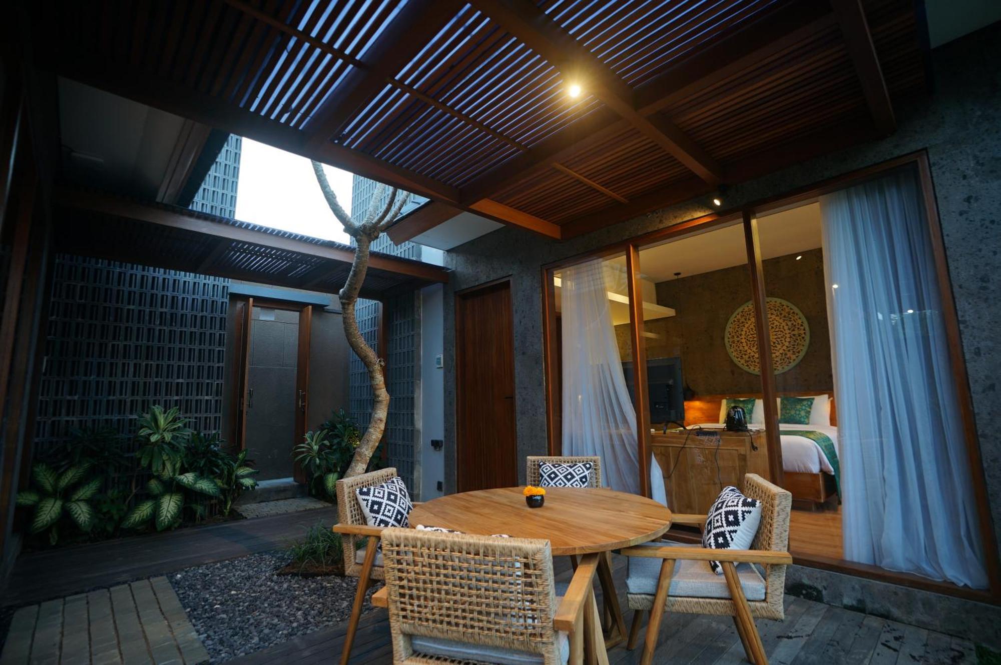 The Shanti Graha Hotel