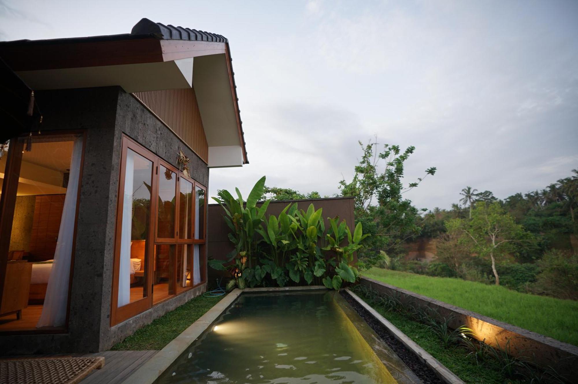 The Shanti Graha Hotel 4*