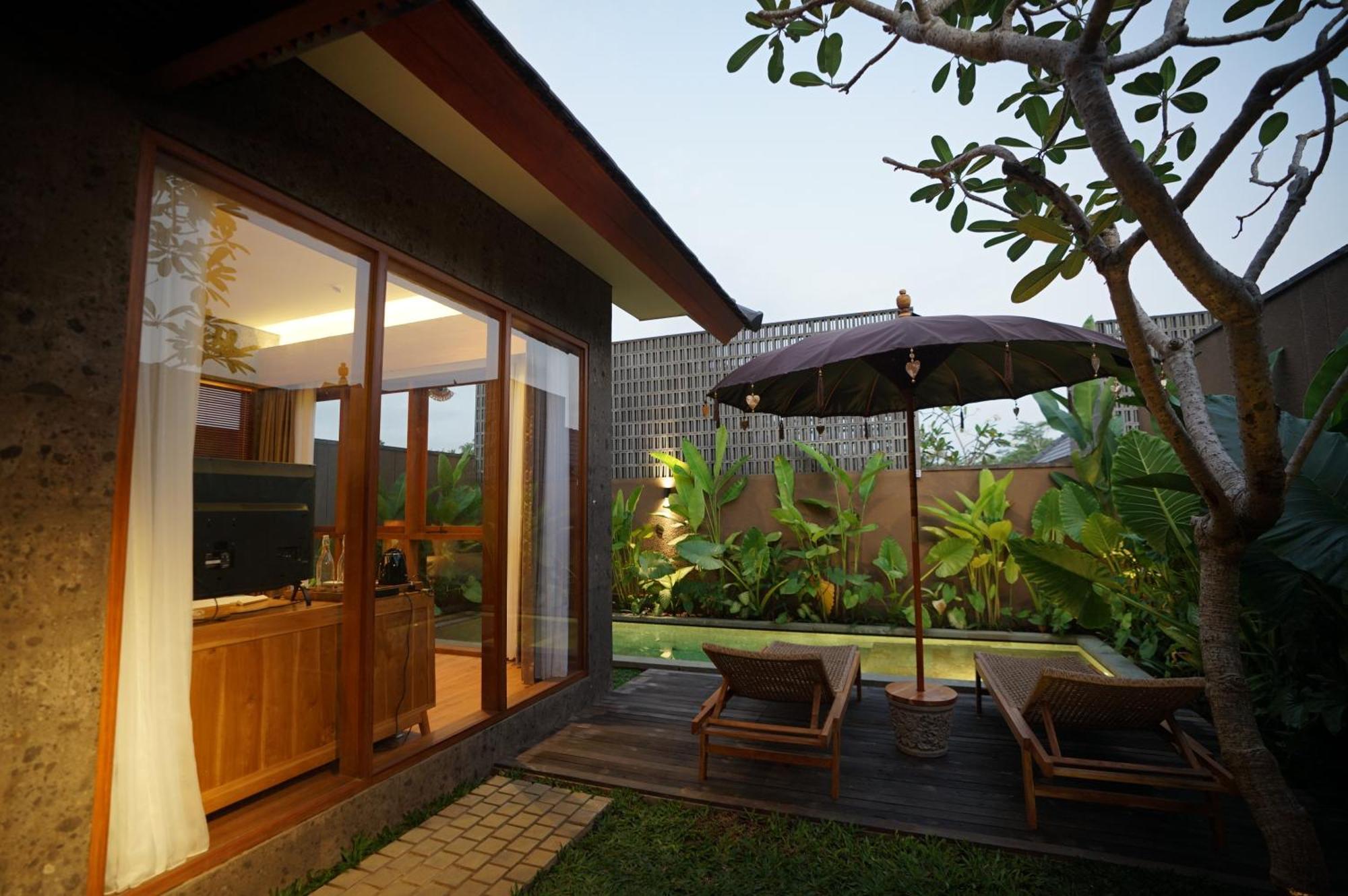The Shanti Graha Hotel 4*