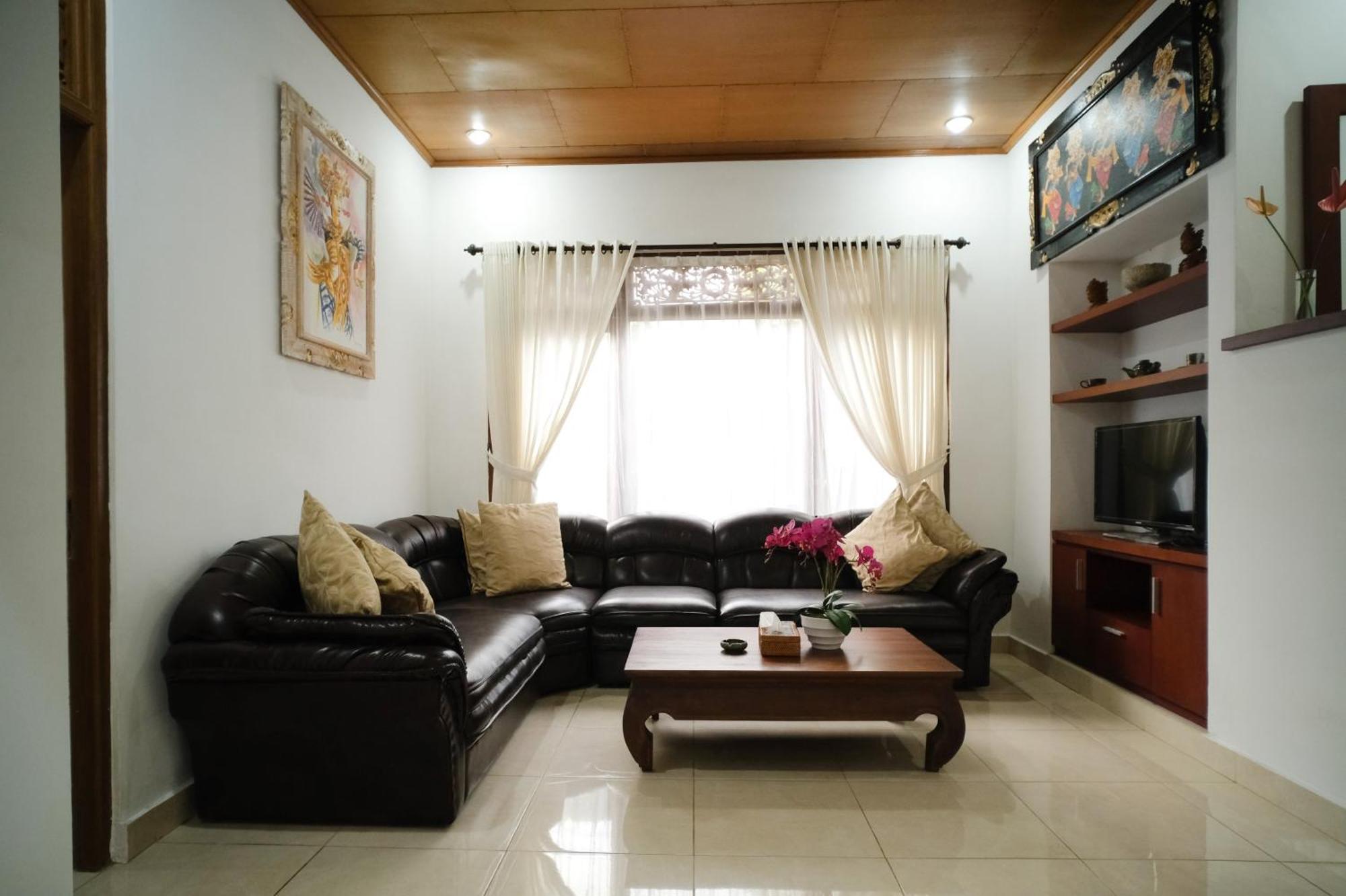 Brata's 2 Bedrooms With Private Kitchen Ubud (Bali)