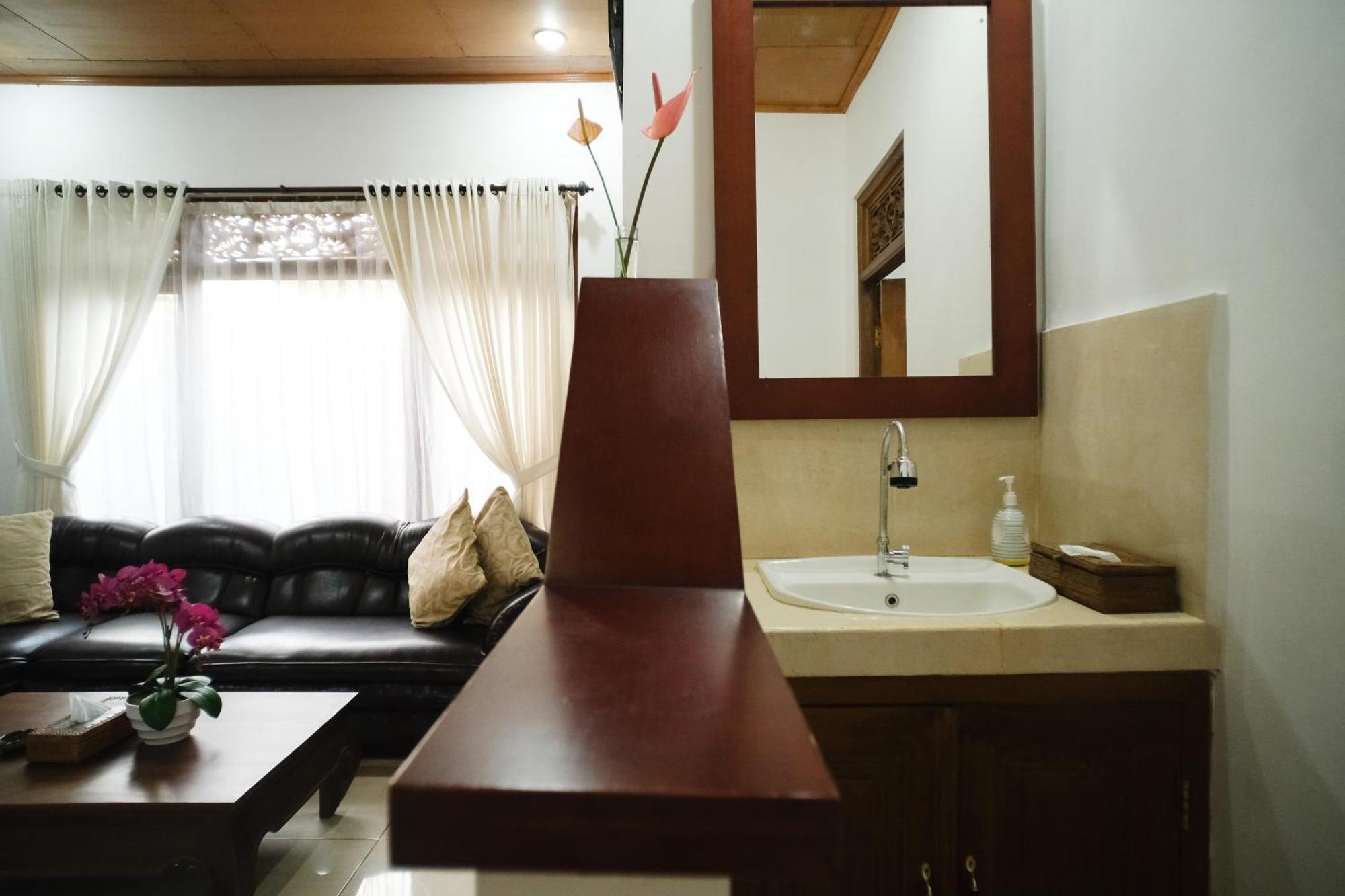 Brata's 2 Bedrooms With Private Kitchen Holiday home Ubud (Bali)