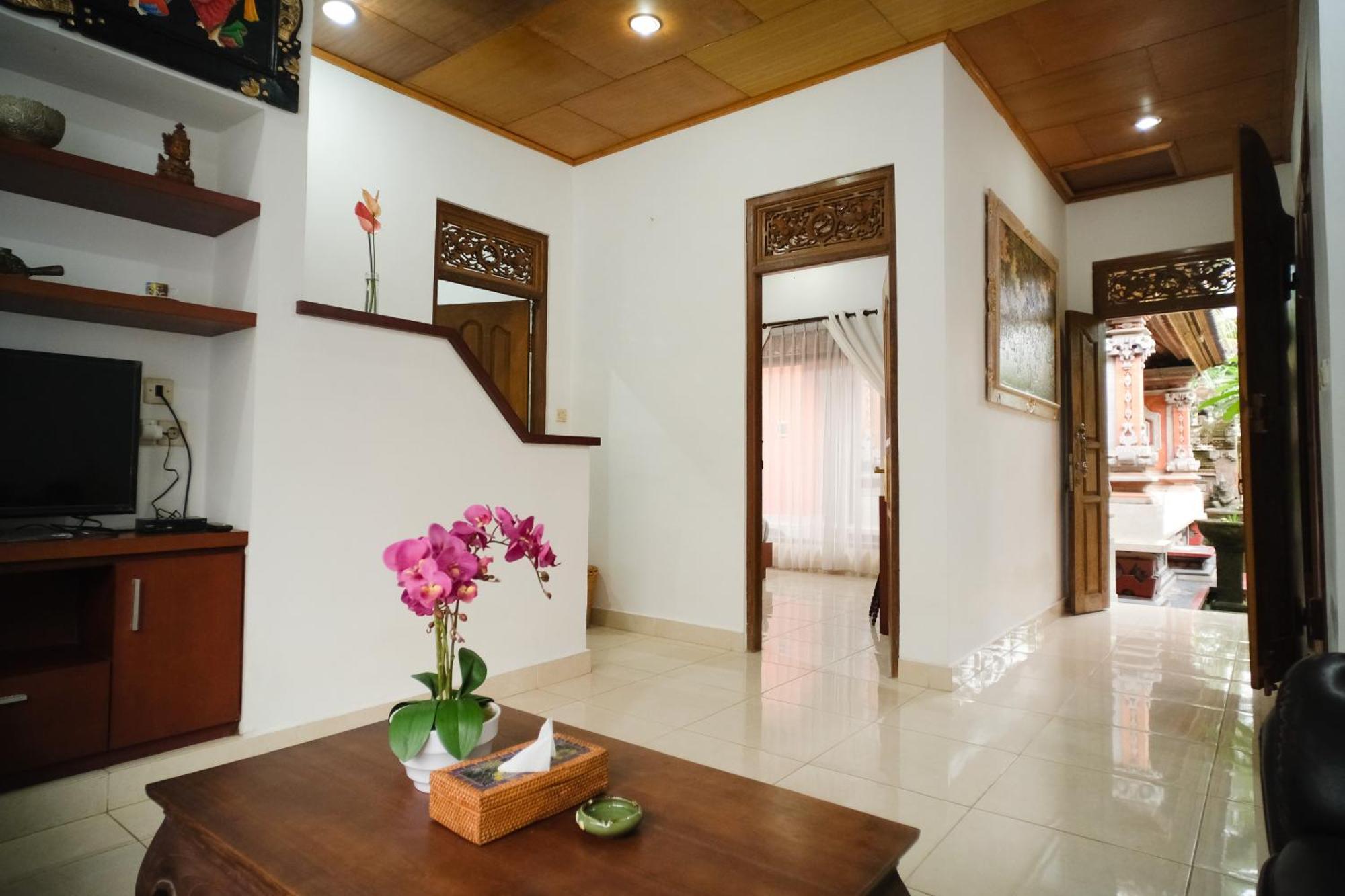 Holiday home Brata's 2 Bedrooms With Private Kitchen Ubud (Bali)