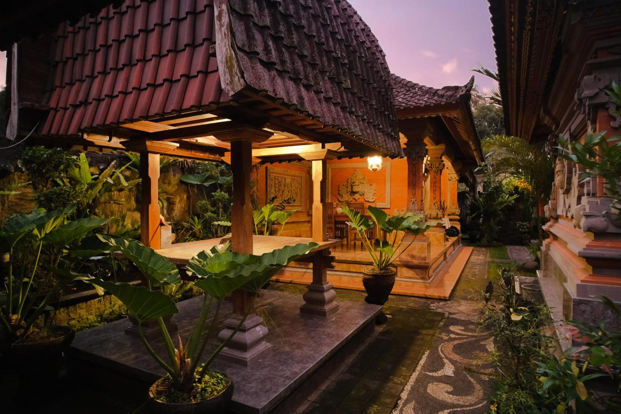 Brata's 2 Bedrooms With Private Kitchen *