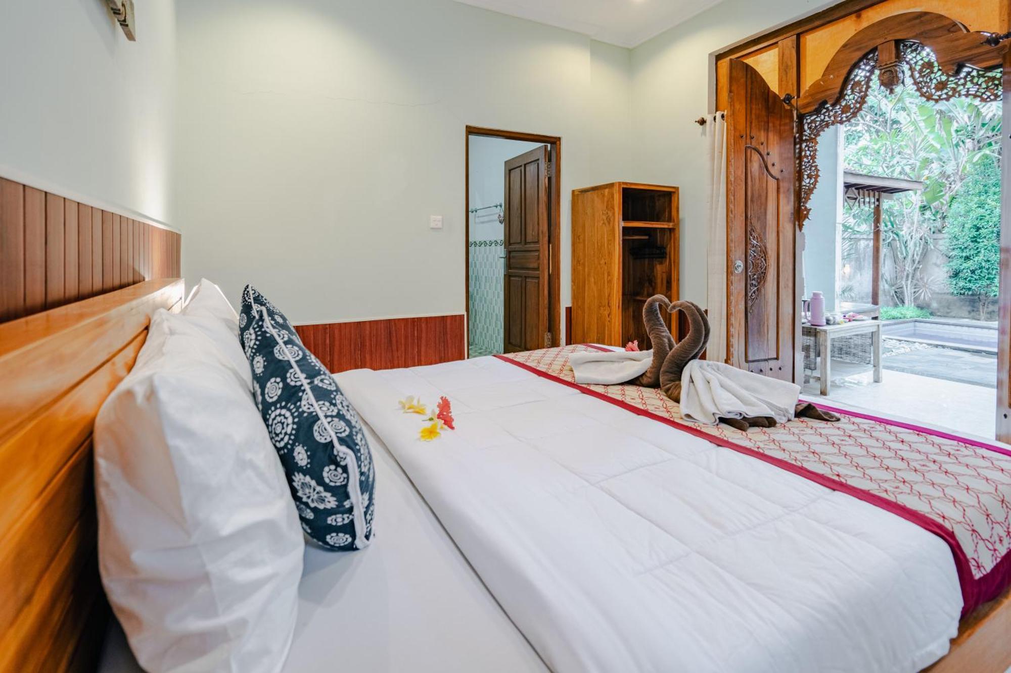 Sebujan Grand Aurora Motel 2*
