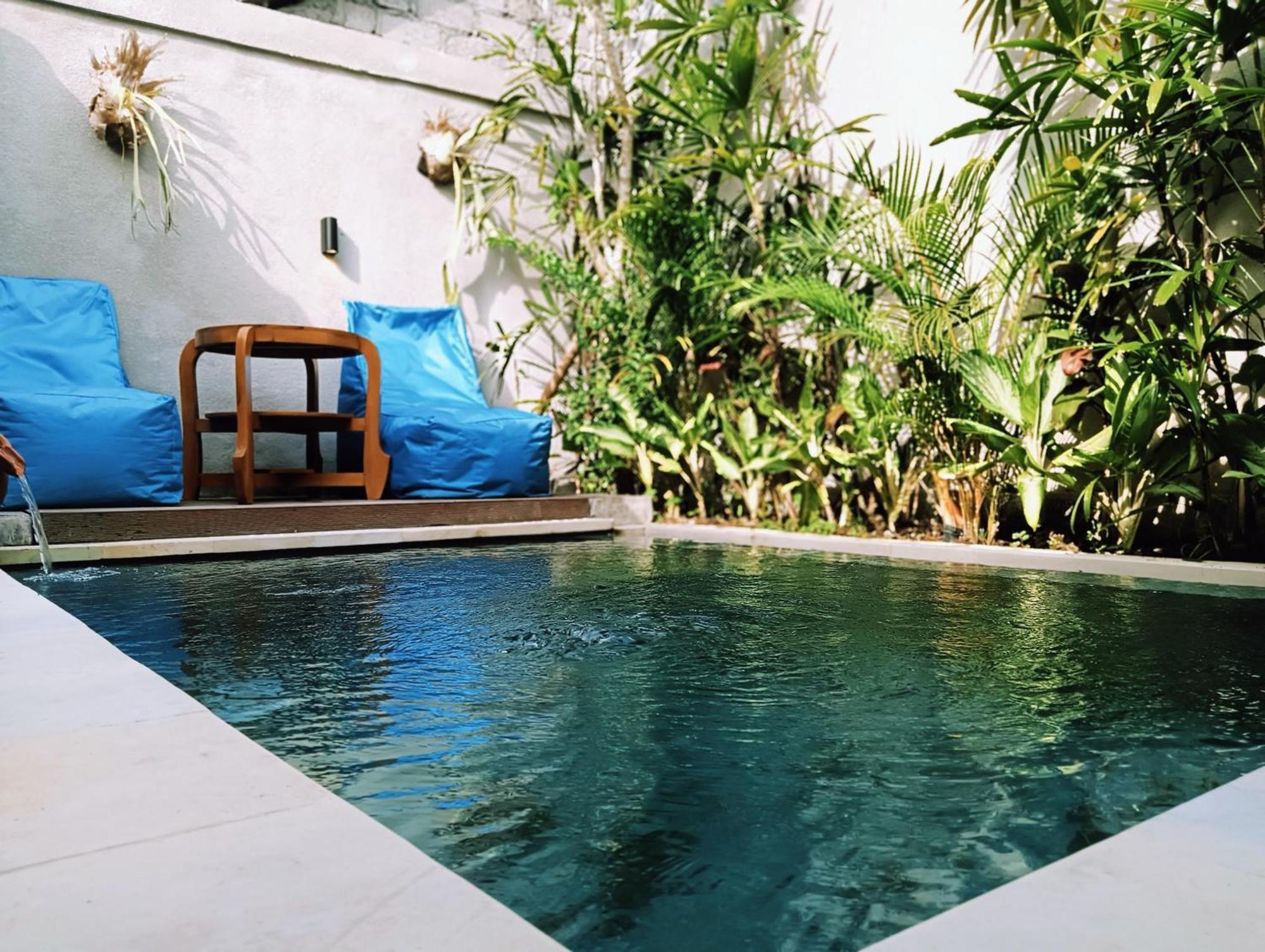 Ngesil Private Joglo & Pool Guest house *