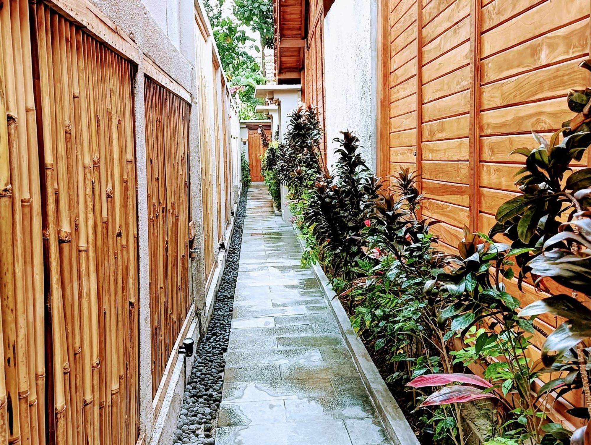 Ngesil Private Joglo & Pool *