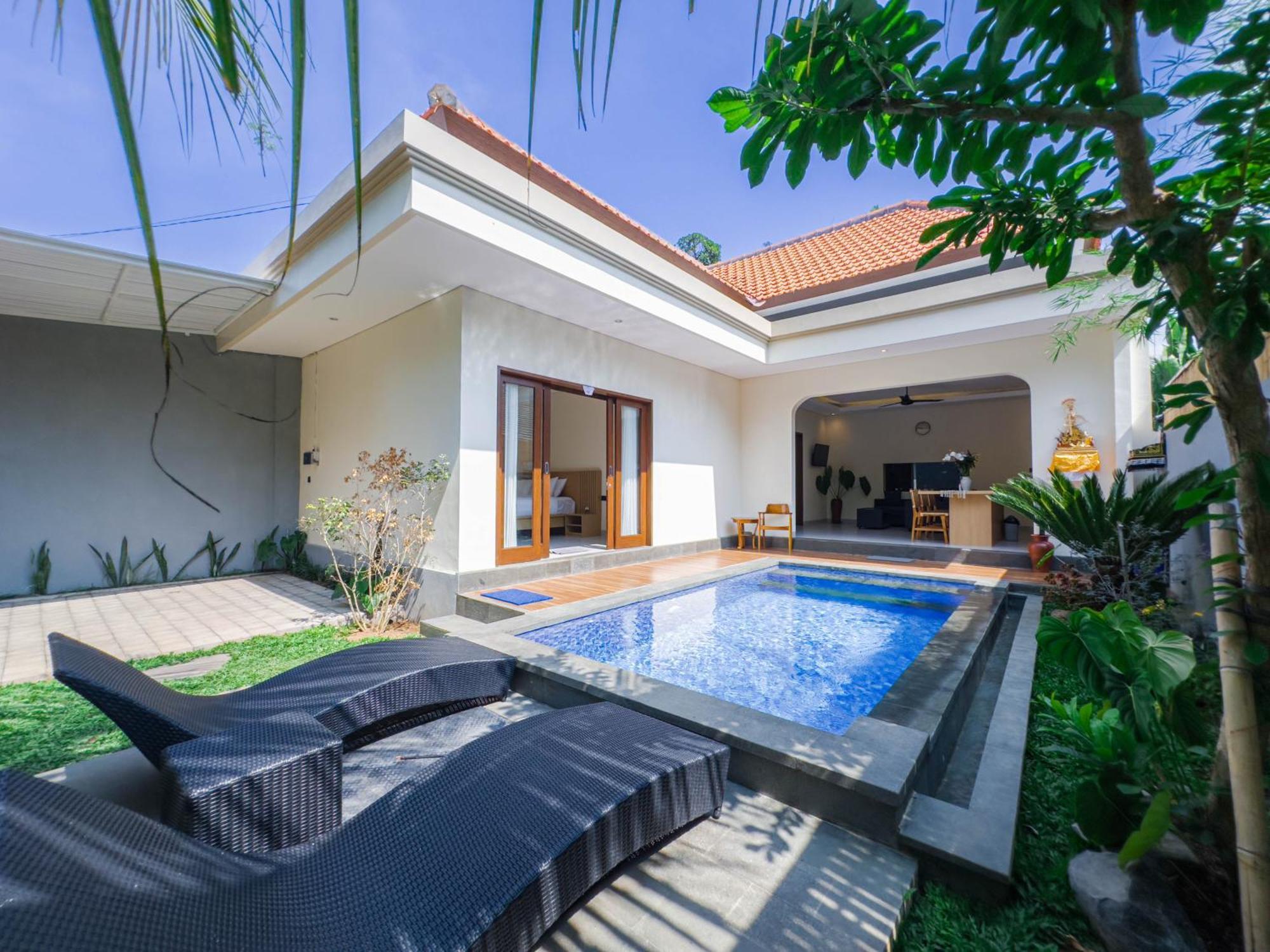Gold Fish House Villa *