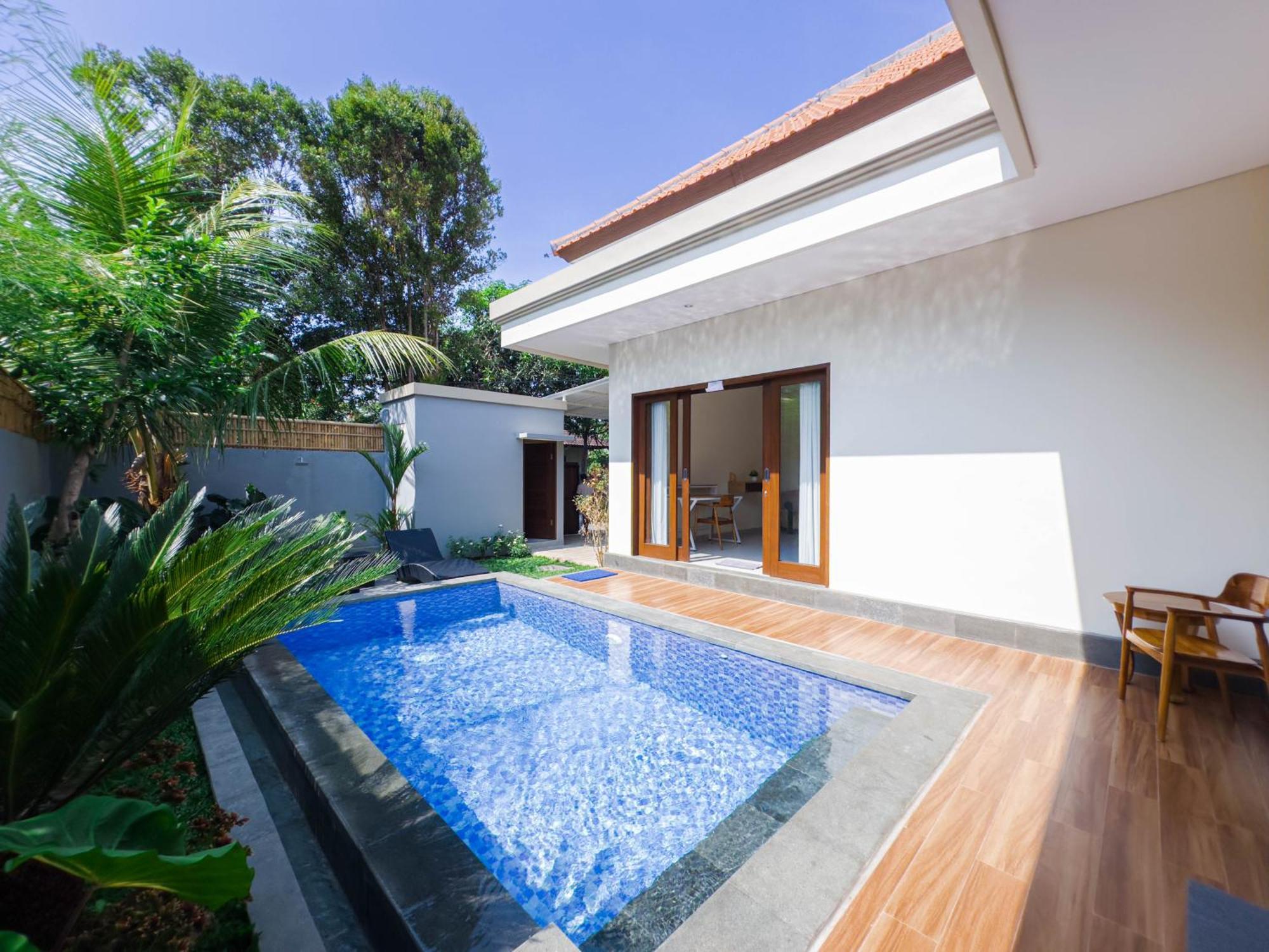 Gold Fish House Villa *