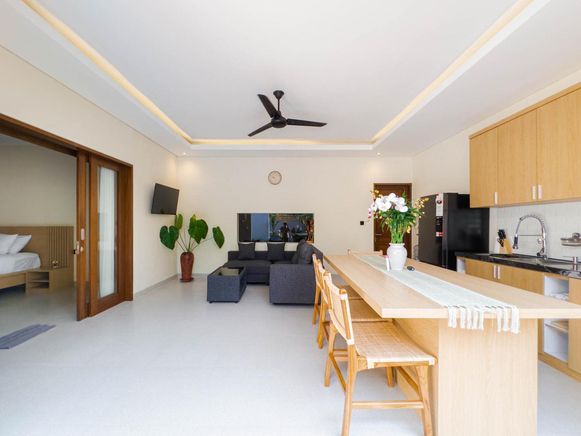 Gold Fish House Villa