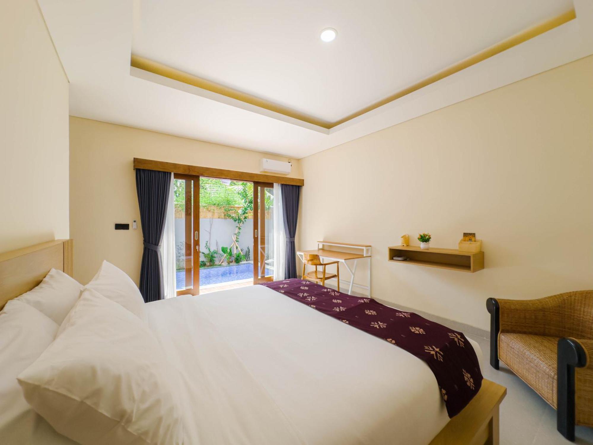 Gold Fish House Villa