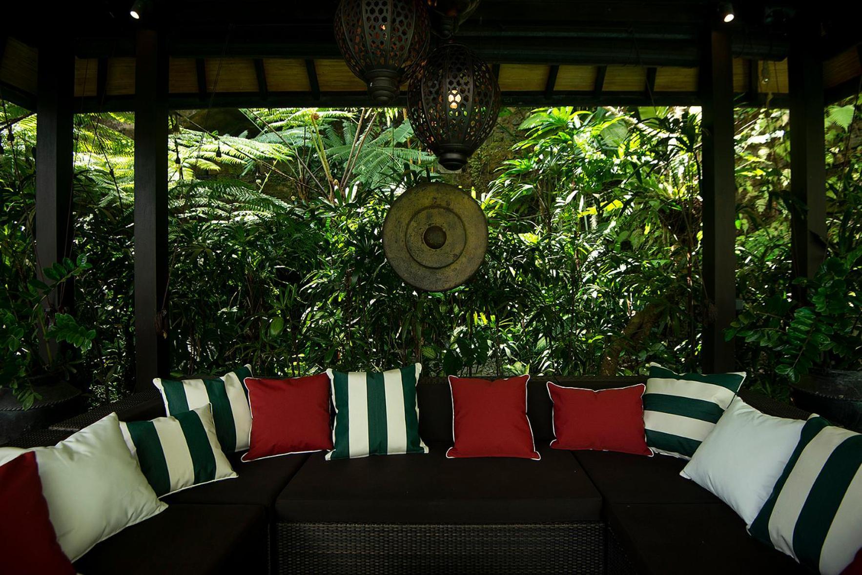 Naga Putih Vila *