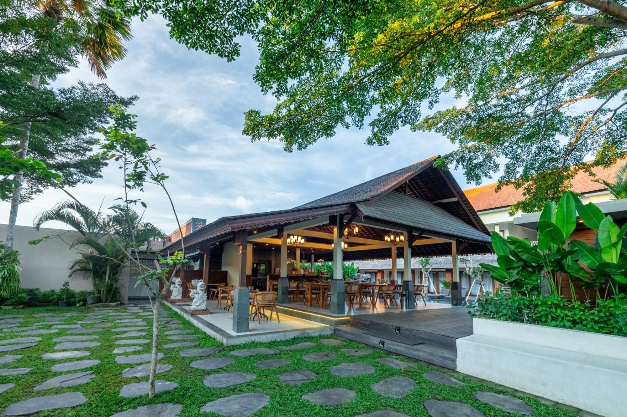 Puri Andong